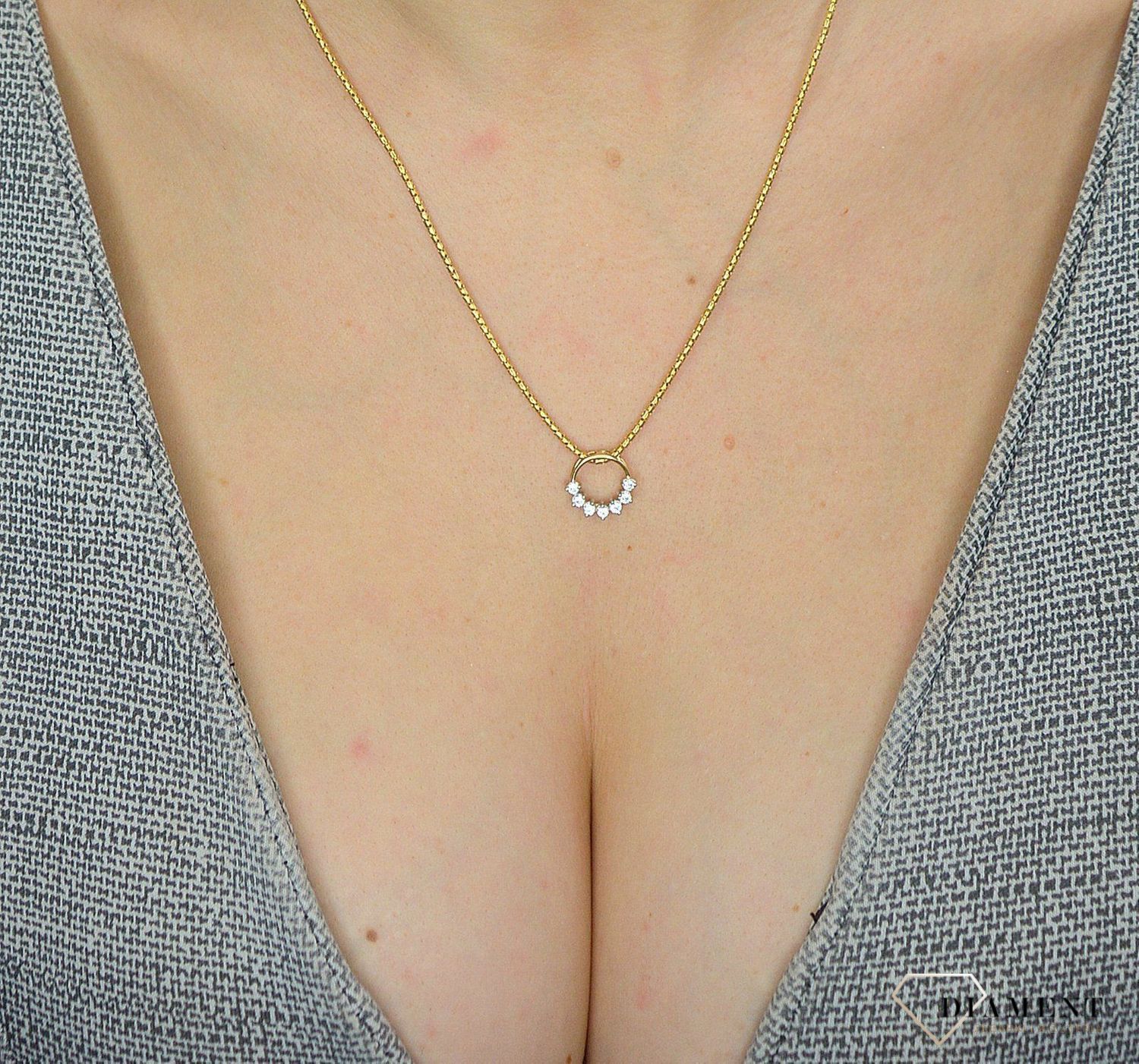 Złota zawieszka 585 kółko z cyrkonią DIA-ZAW-0995K-585.jpg