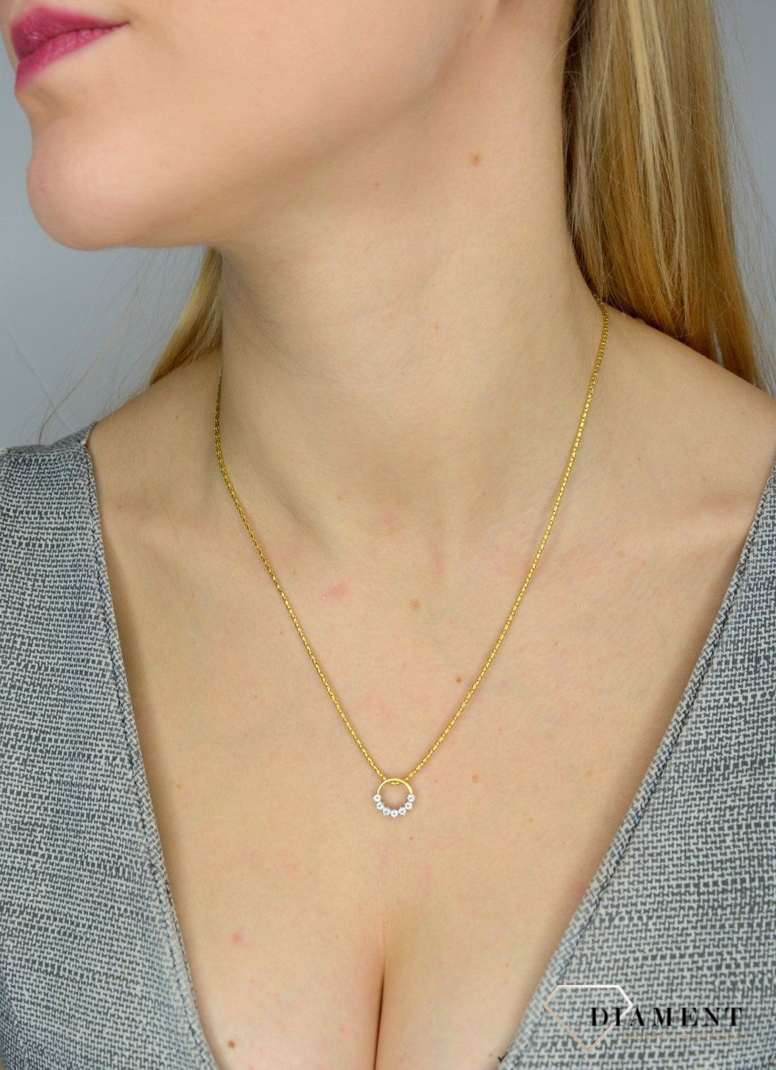 Złota zawieszka 585 kółko z cyrkonią DIA-ZAW-0995K-585.jpg