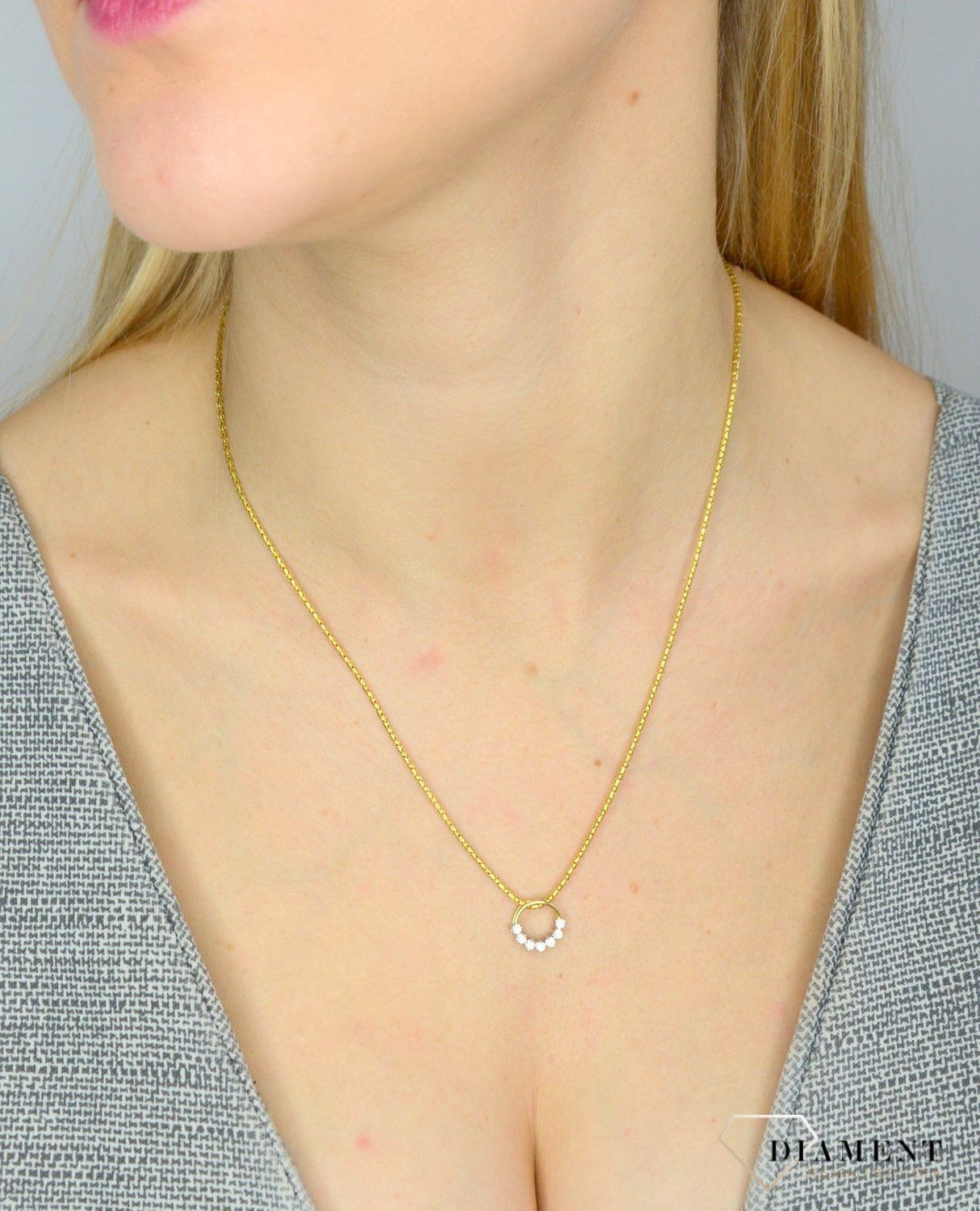 Złota zawieszka 585 kółko z cyrkonią DIA-ZAW-0995K-585.jpg