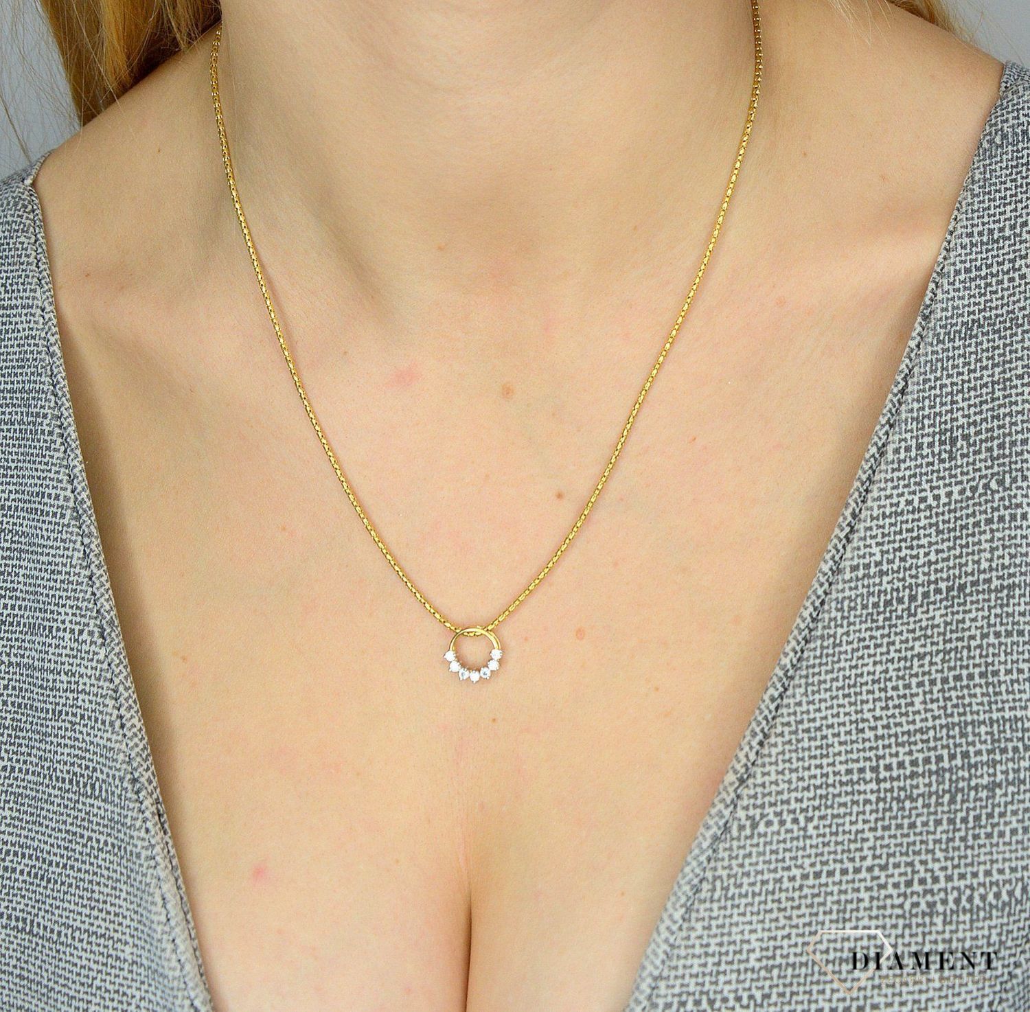 Złota zawieszka 585 kółko z cyrkonią DIA-ZAW-0995K-585.jpg