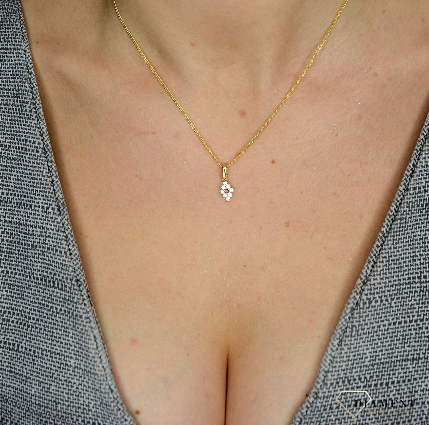 Złota zawieszka 585 z cyrkonią DIA-ZAW-0997K-585.jpg