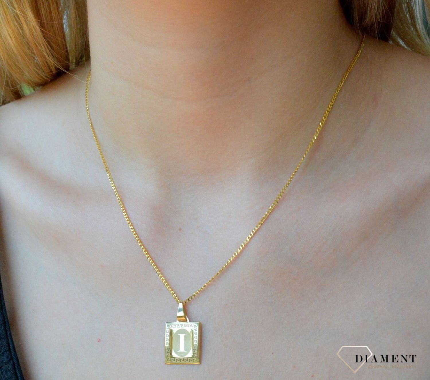 Złota zawieszka 585 literka I na papirusie DIA-ZAW-10059-585. Złoty wisiorek próby 585. Wisiorek literka na papirusie. Zawieszka złota do łańcuszka literka I. Literka zawieszka idealny pomysł na prezent..jpg