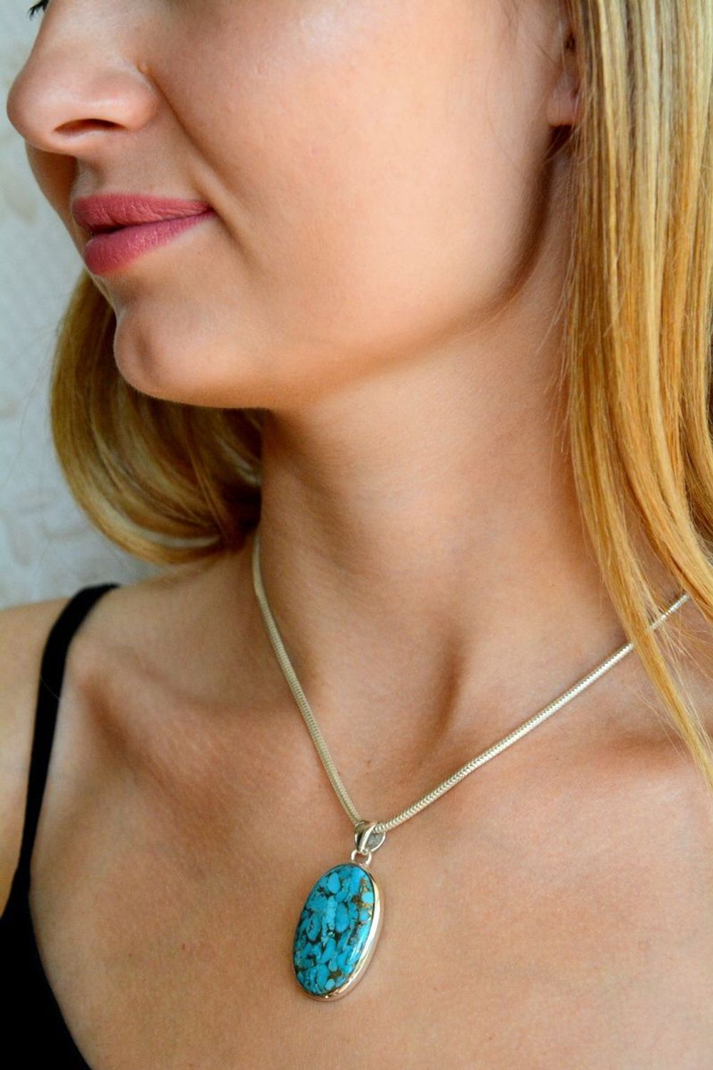 Srebrna zawieszka z kamieniem naturalnym turkus o owalnym kształcie DIA-ZAW-10113-925. Srebrna zawieszka damska. Srebrna zawieszka owalna. Zawieszka srebrna idealna na prezent. Srebrna zawieszka z kamieniem naturalnym. Srebrna.jpg