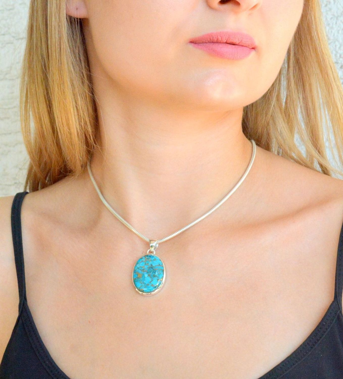 Srebrna zawieszka z kamieniem naturalnym turkus o owalnym kształcie DIA-ZAW-10114-925. Srebrna zawieszka damska. Srebrna zawieszka owalna. Zawieszka srebrna idealna na prezent. Srebrna zawieszka z kamieniem naturalnym. Srebrna.jpg