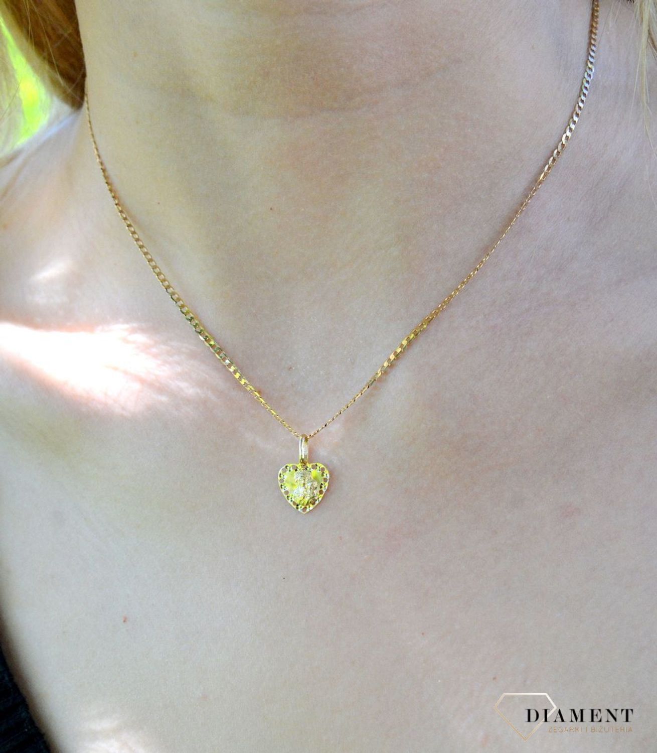 Medalik złoty  Ażurowe serce Matka Boska Częstochowska  585 DIA-ZAW-10254-585b.jpg