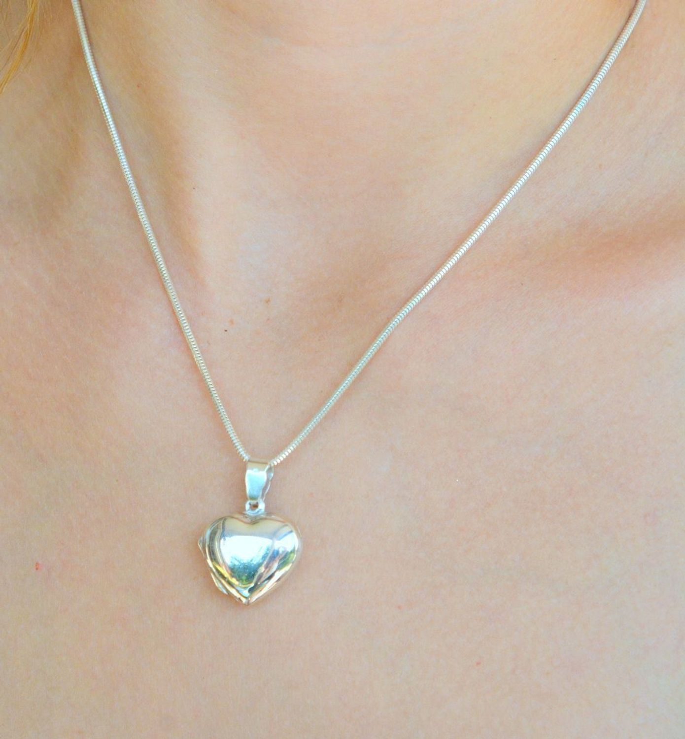 Srebrna zawieszka ozdobne puzderko serce DIA-ZAW-10302-925. Srebrna zawieszka serce. Srebrna zawieszka damska puzderko. Zawieszka puzderko z miejscem na zdjęcie. Zawieszka damska na prezent..jpg