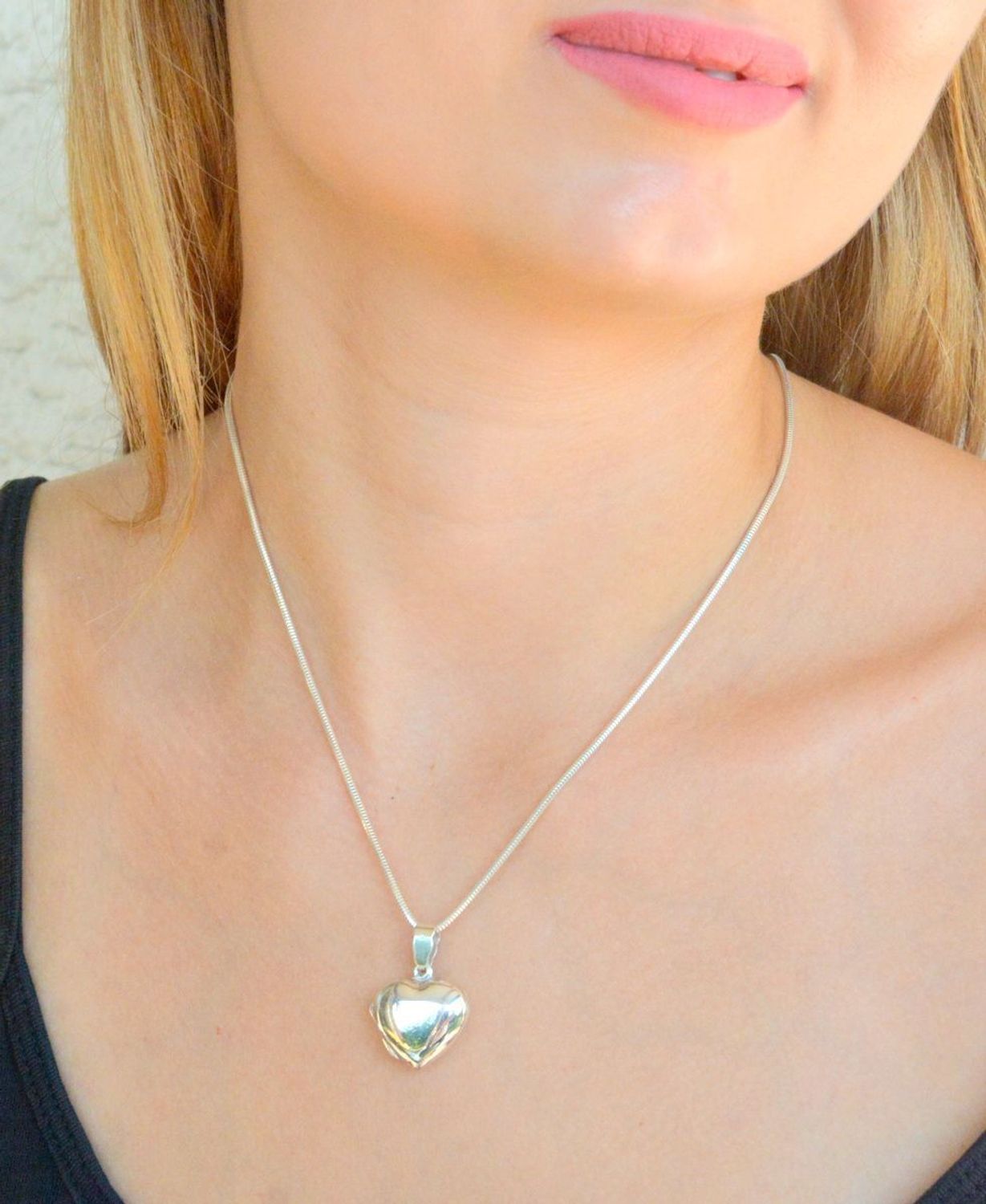 Srebrna zawieszka ozdobne puzderko serce DIA-ZAW-10302-925. Srebrna zawieszka serce. Srebrna zawieszka damska puzderko. Zawieszka puzderko z miejscem na zdjęcie. Zawieszka damska na prezent..jpg