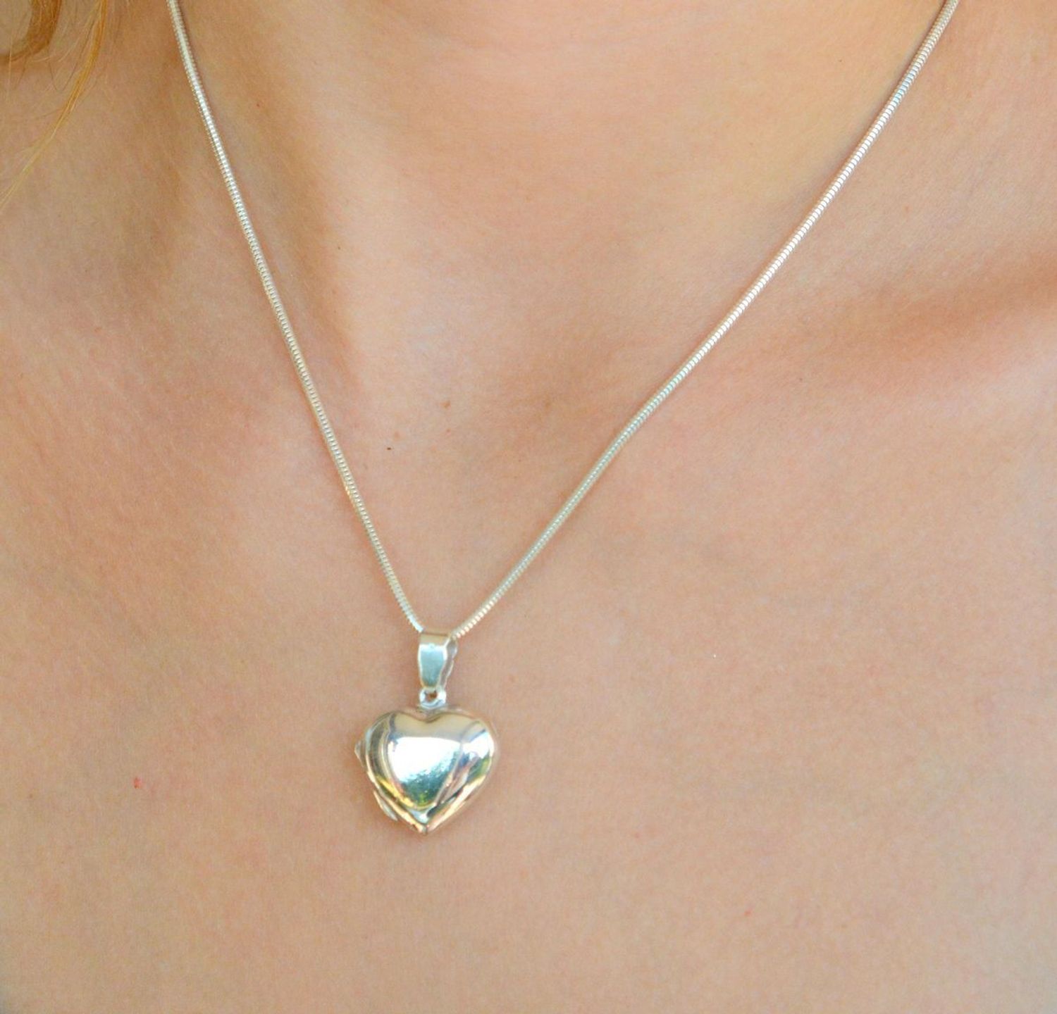 Srebrna zawieszka ozdobne puzderko serce DIA-ZAW-10302-925. Srebrna zawieszka serce. Srebrna zawieszka damska puzderko. Zawieszka puzderko z miejscem na zdjęcie. Zawieszka damska na prezent..jpg