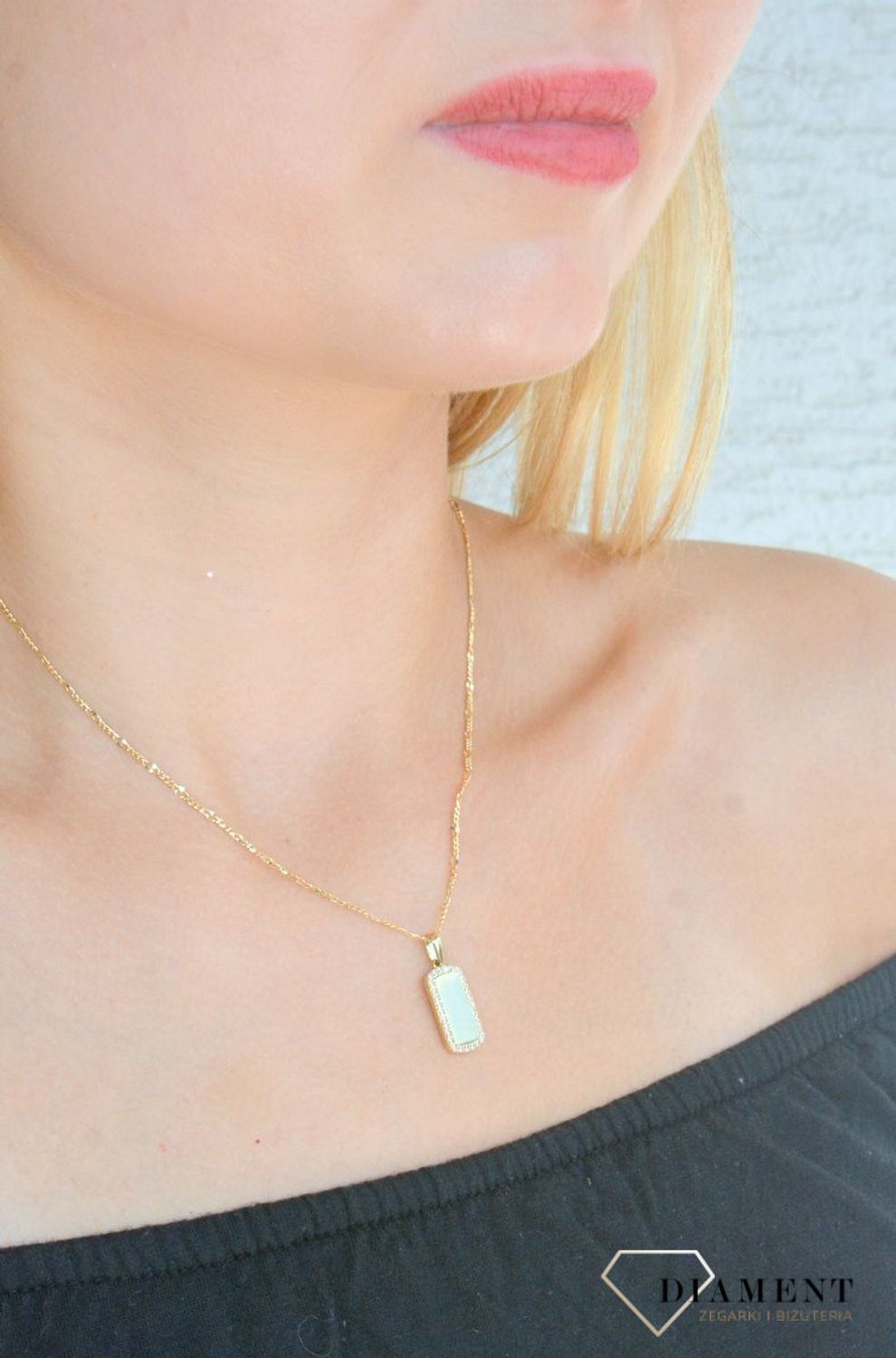 Zawieszka złota Blaszka z cyrkoniami 585 DIA-ZAW-10405-585 (2).jpg