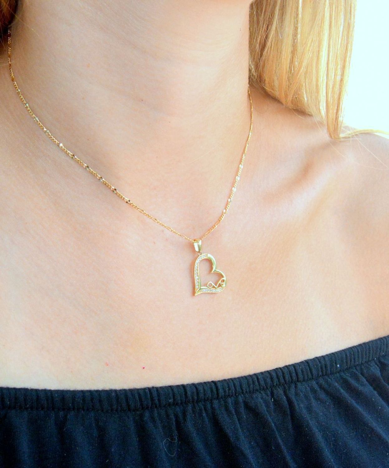 Zawieszka złota Serduszkowe Love 585 DIA-ZAW-10416-585.jpg