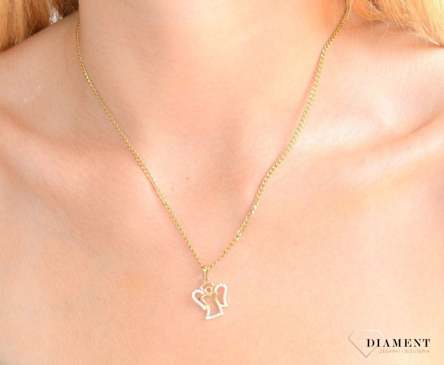 Zawieszka złota Aniołek w cyrkoniach 585 DIA-ZAW-10420-585.jpg