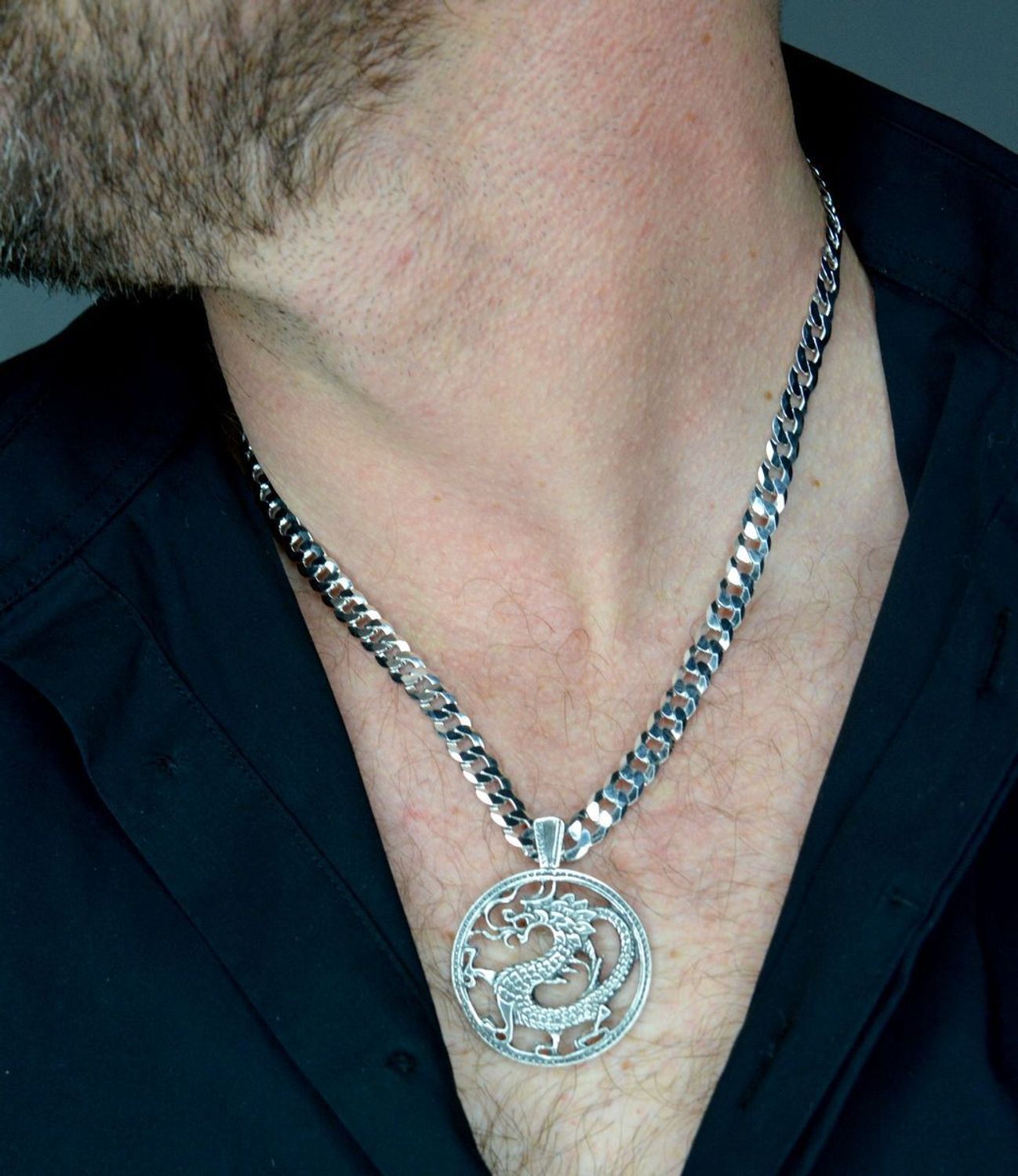 Srebrna duża zawieszka Chiński Smok Na Szczęście, Oksydowane Srebro 925 7,60 gram. Srebrna duża zawieszka. Zawieszka srebrna smok chiński. Srebrna zawieszka okrągła na szczęście. Srebrna zawieszka na prezent..jpg