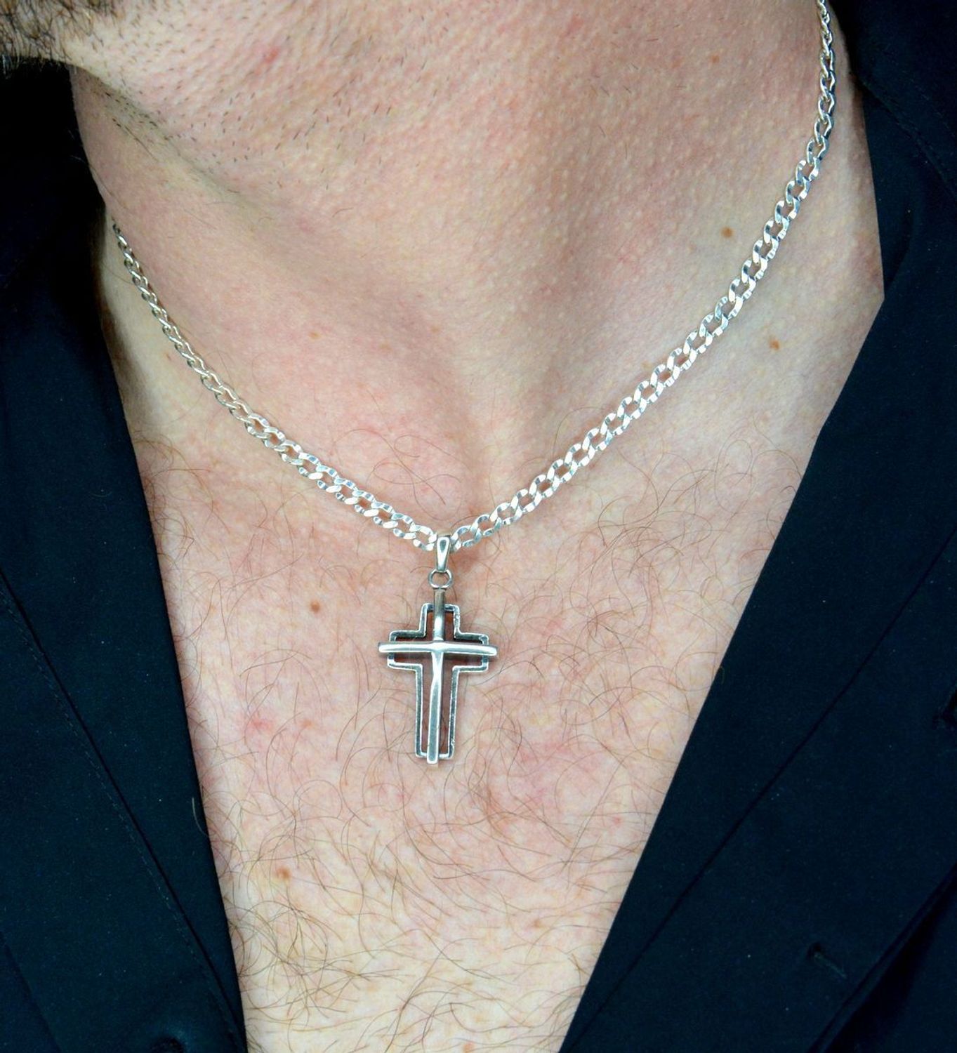 Krzyż srebrny zawieszka w kształcie krzyża 3 cm DIA-ZAW-10610-925. Srebrny krzyż. Srebrny krzyż damski. Krzyż srebrny zawieszka. Krzyż męski na prezent..jpg