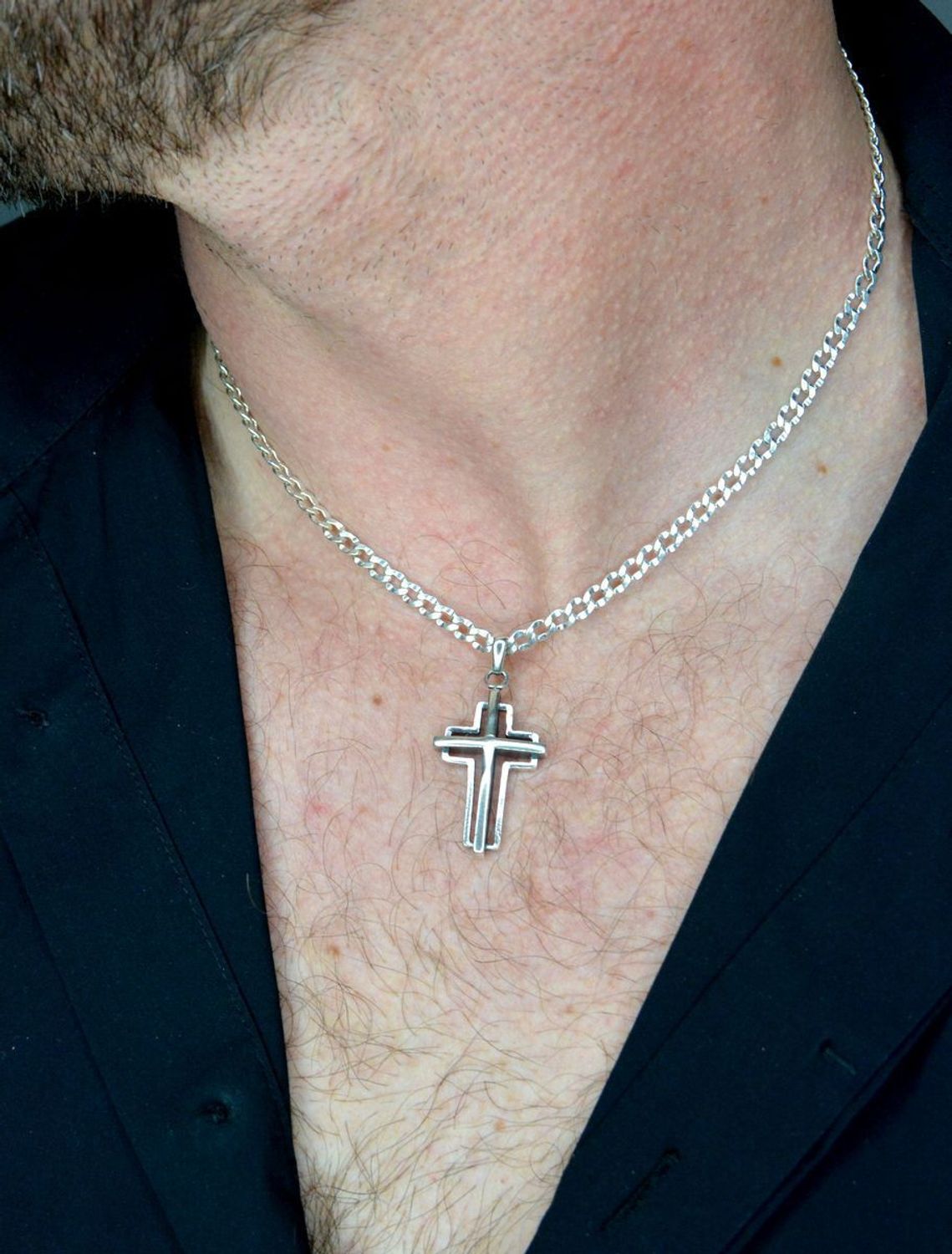 Krzyż srebrny zawieszka w kształcie krzyża 3 cm DIA-ZAW-10610-925. Srebrny krzyż. Srebrny krzyż damski. Krzyż srebrny zawieszka. Krzyż męski na prezent..jpg