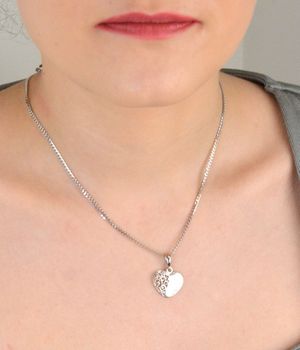 Zawieszka damska serce srebrne próba 925, DIA-ZAW-10614-925 Oferujemy wyjątkową zawieszkę w kształcie serca, która doskonale łączy dwa różne style (2).JPG