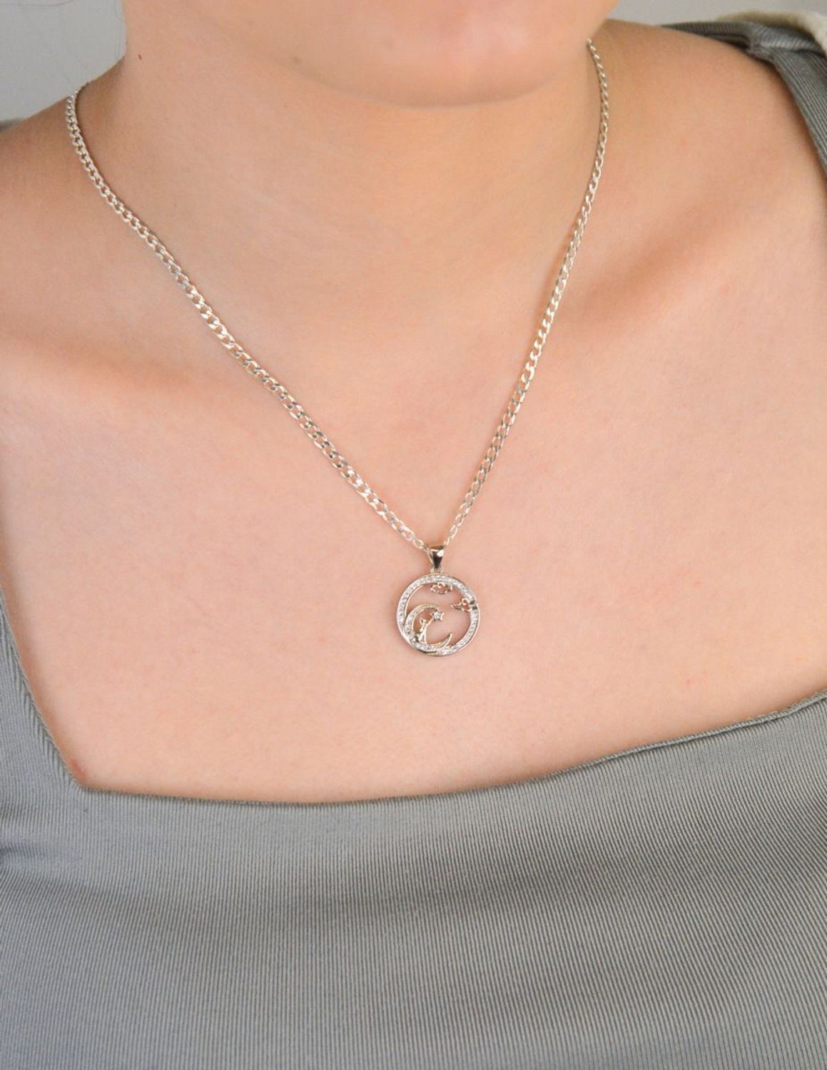 Zawieszka damska srebrne kółeczku z kotkiem na księżycu z cyrkoniami próba 925, DIA-ZAW-10623-925 1.jpg