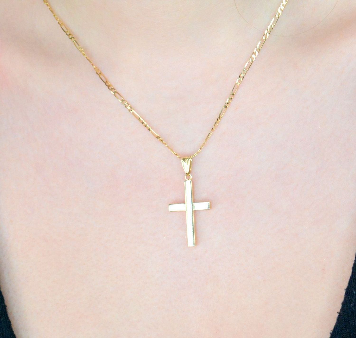 Złoty krzyż gładki wypukły 2,5 cm DIA-ZAW-10857-585. Krzyżyk 585 do złotego łańcuszka idealny dla kobiety dziecka  mężczyzny. Złota zawieszka 585 na 1.jpg