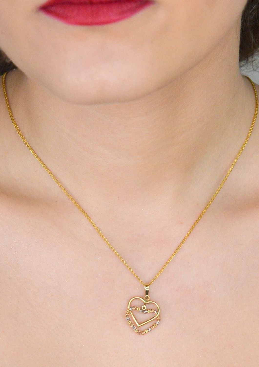 Zawieszka złota dwa serca pr 585, DIA-ZAW-10865-585  Złota zawieszka próby 585 o wadze 1,35 grama to elegancki i nowoczesny dodatek, który zachwyca subtelnością i oryginalnym designem.1.jpg