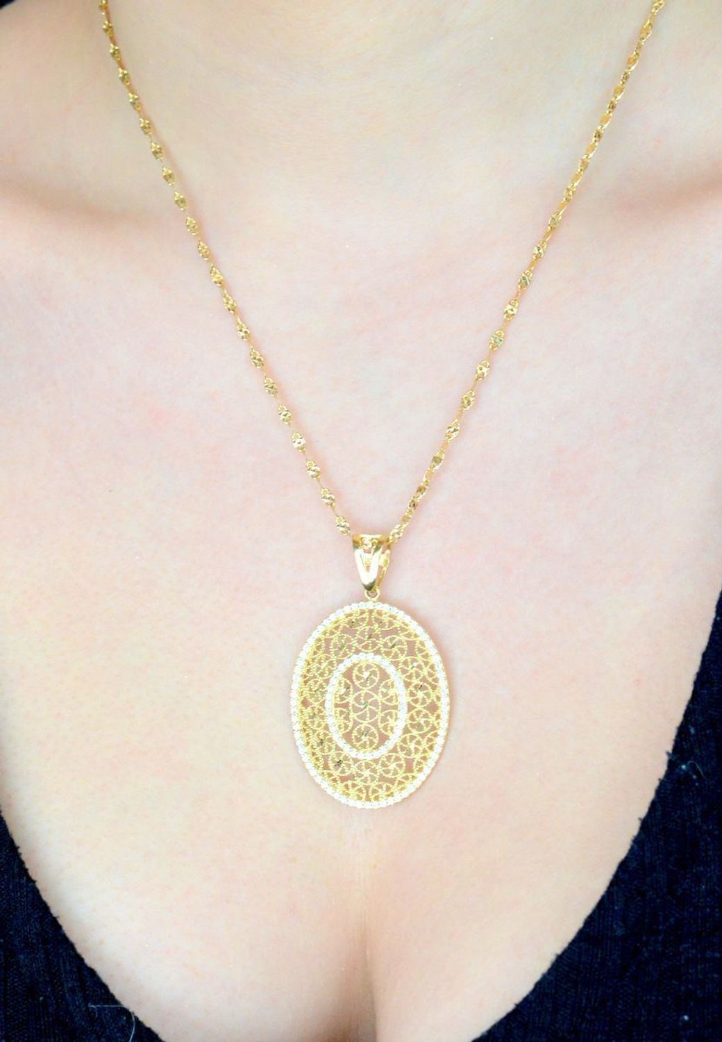 Zawieszka złote kółko ażurowe z cyrkoniami próba 585 DIA-ZAW-10892-585. Złota zawieszka damska. Duża ażurowa zawieszka damska. 11.jpg