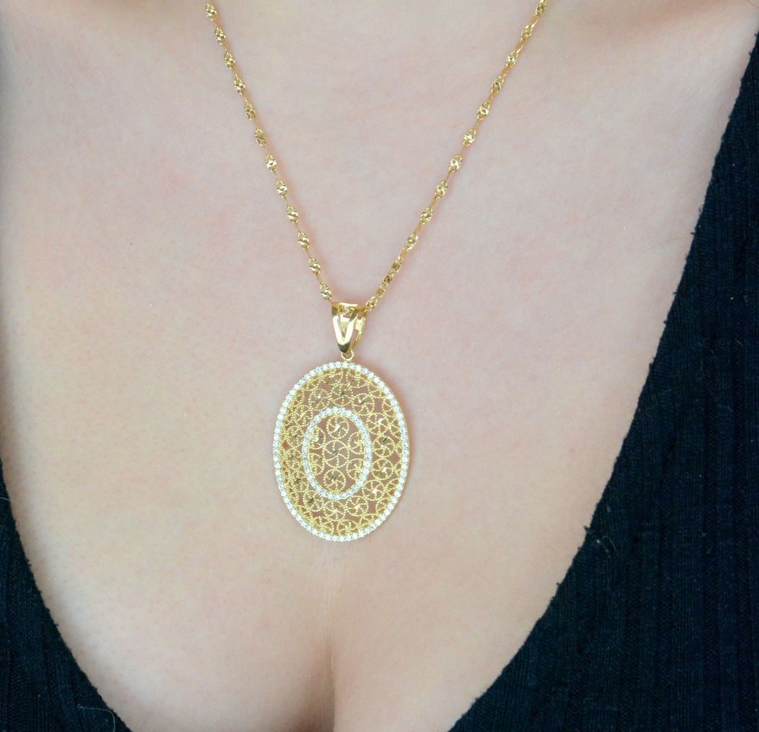 Zawieszka złote kółko ażurowe z cyrkoniami próba 585 DIA-ZAW-10892-585. Złota zawieszka damska. Duża ażurowa zawieszka damska. 11.jpg