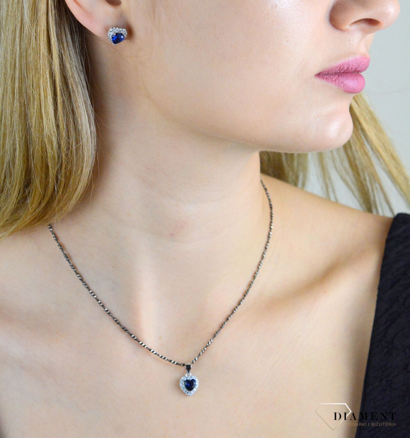 Srebrna zawieszka damska 925 serduszko z granatową cyrkonią DIA-ZAW-10963-925 Ag.jpg