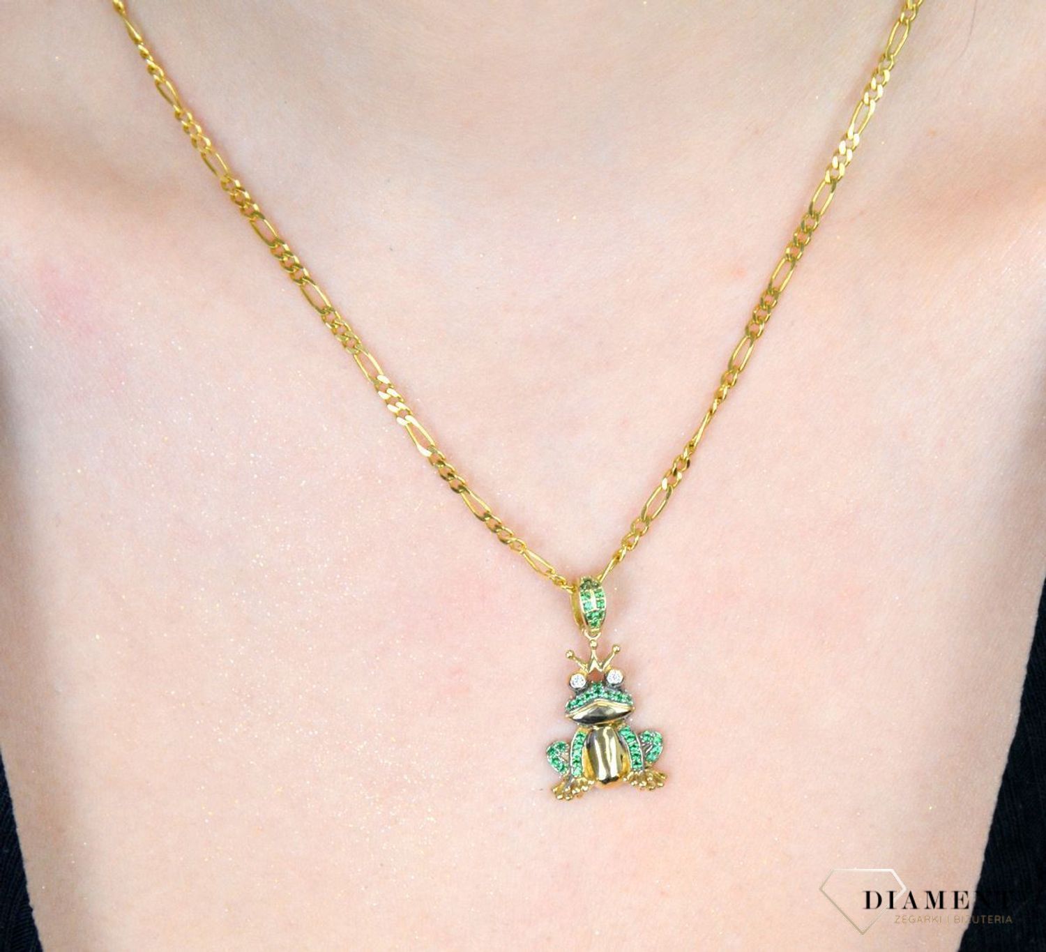 Zawieszka złota żaba z zielonymi cyrkoniami pr 585, DIA-ZAW-11004-585. Zawieszka w kształcie żaby, wykonana z wysokiej jakości złota próby 585, to elegancka i oryginalna biżuteria, 2.jpg