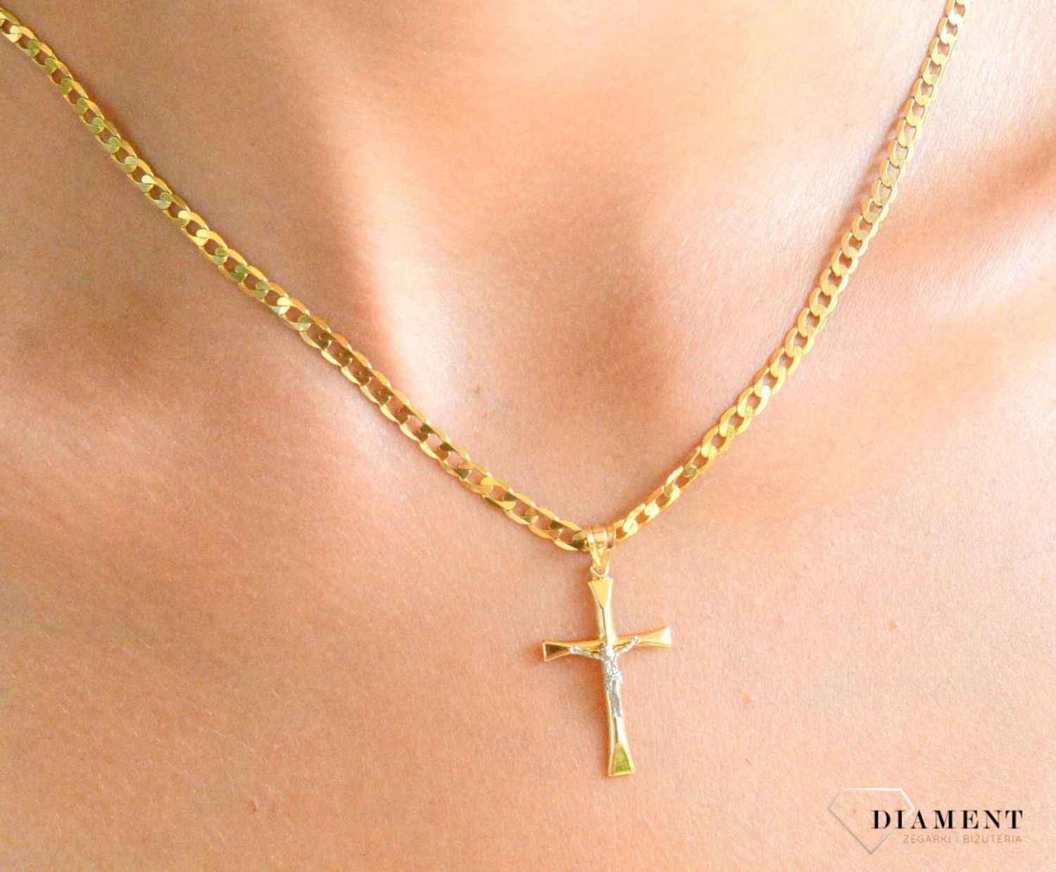 Złota zawieszka krzyżyk 585 z Jezusem DIA-ZAW-11032-585.jpg