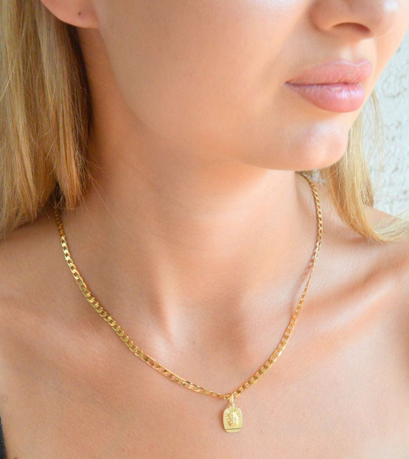 Złota zawieszka 585 medalik Matka Boska Częstochowska DIA-ZAW-11129-585.jpg