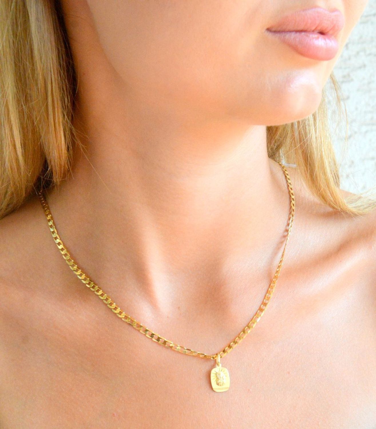 Złota zawieszka 585 medalik Matka Boska Częstochowska DIA-ZAW-11129-585.jpg