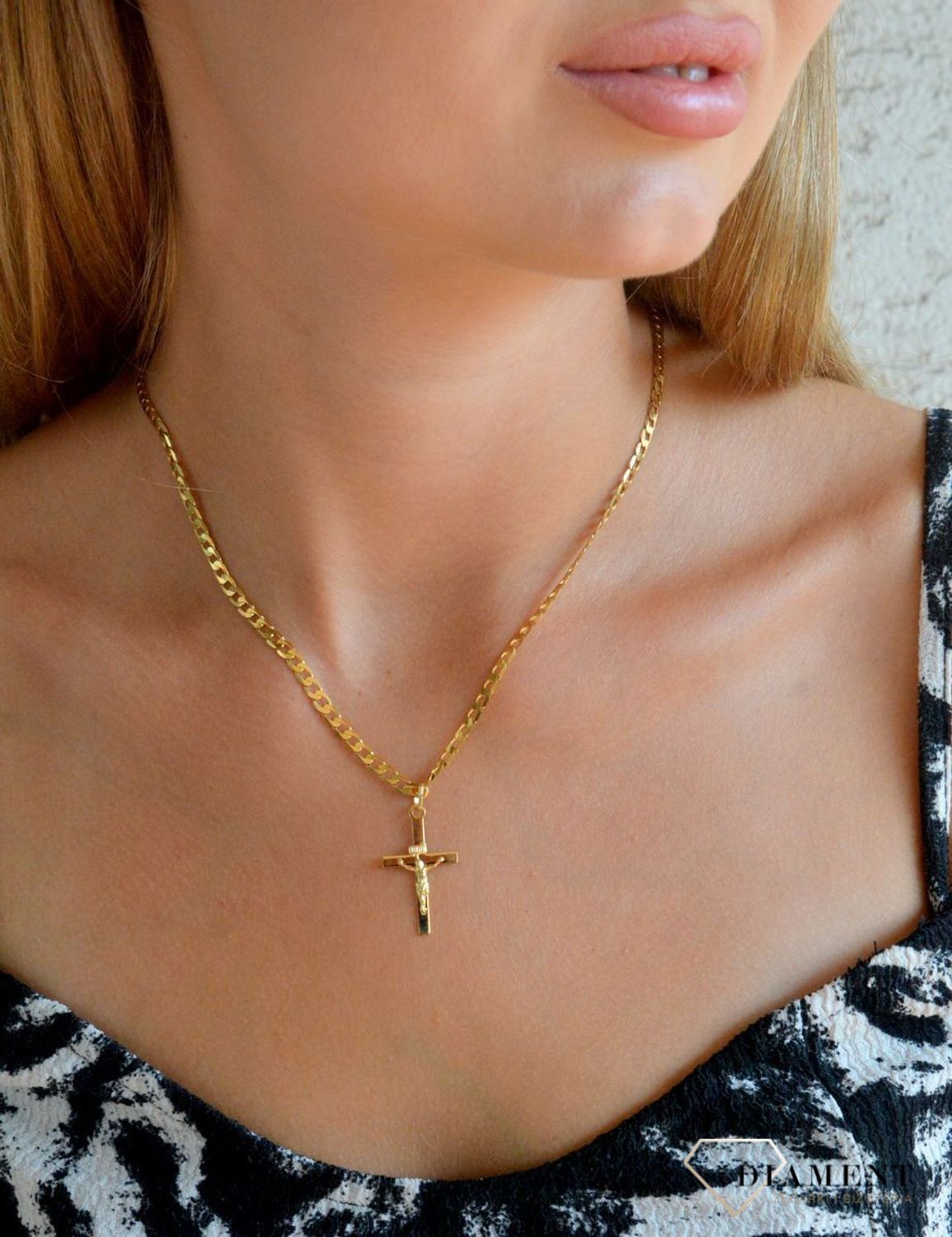 Zawieszka złota 585 Złoty krzyżyk z wizerunkiem Pana Jezusa.webp