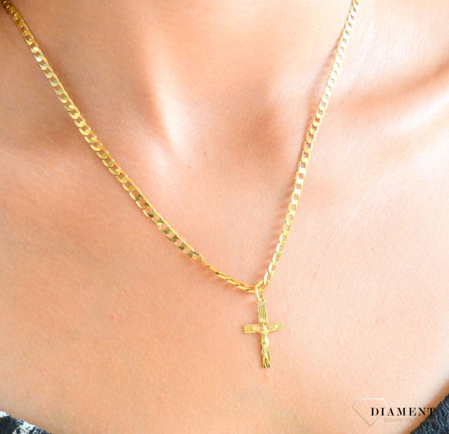 Zawieszka złota 585 Złoty krzyżyk z wizerunkiem Pana Jezusa DIA-ZAW-11210-585.jpg