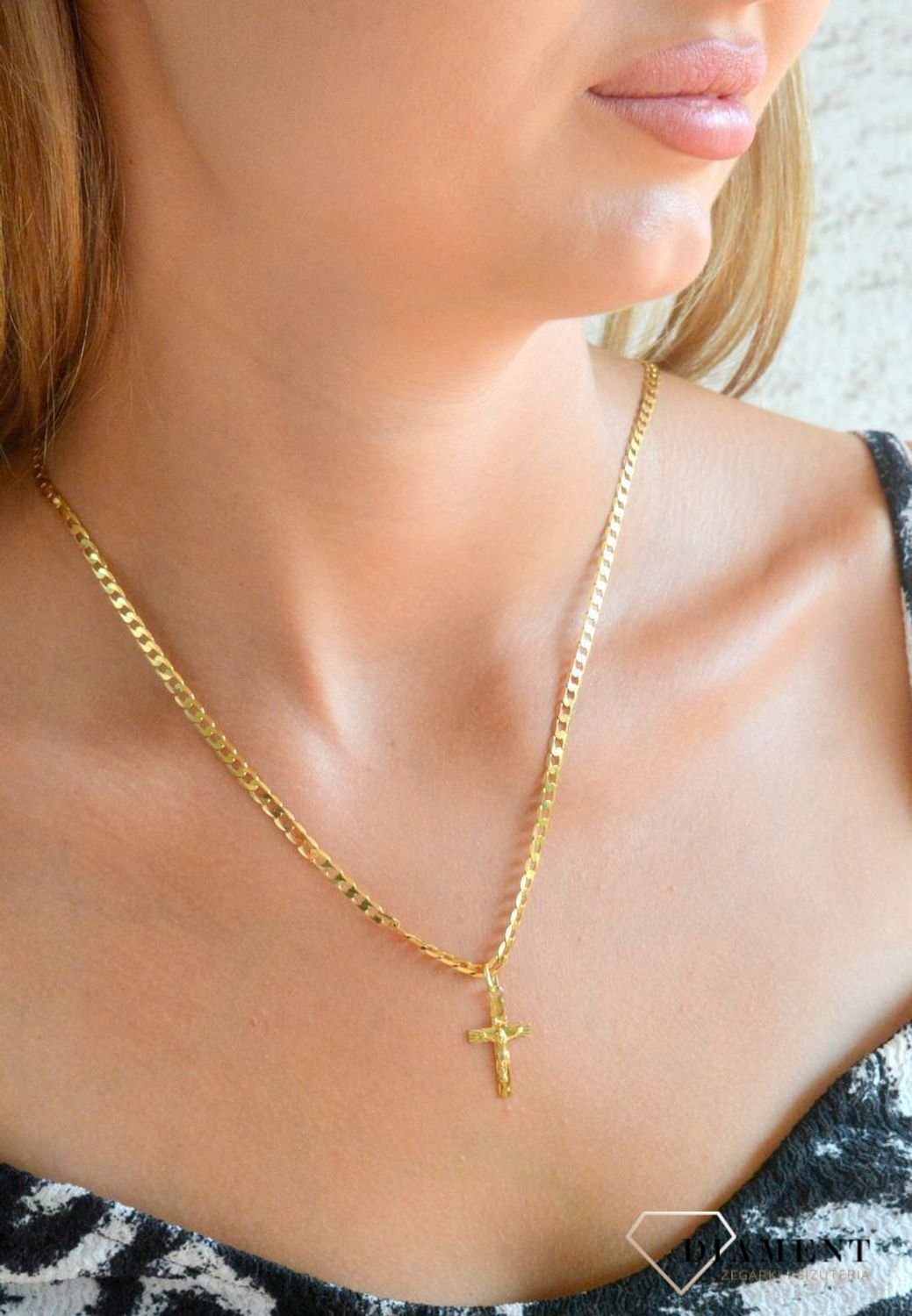 Zawieszka złota 585 Złoty krzyżyk z wizerunkiem Pana Jezusa DIA-ZAW-11210-585.jpg