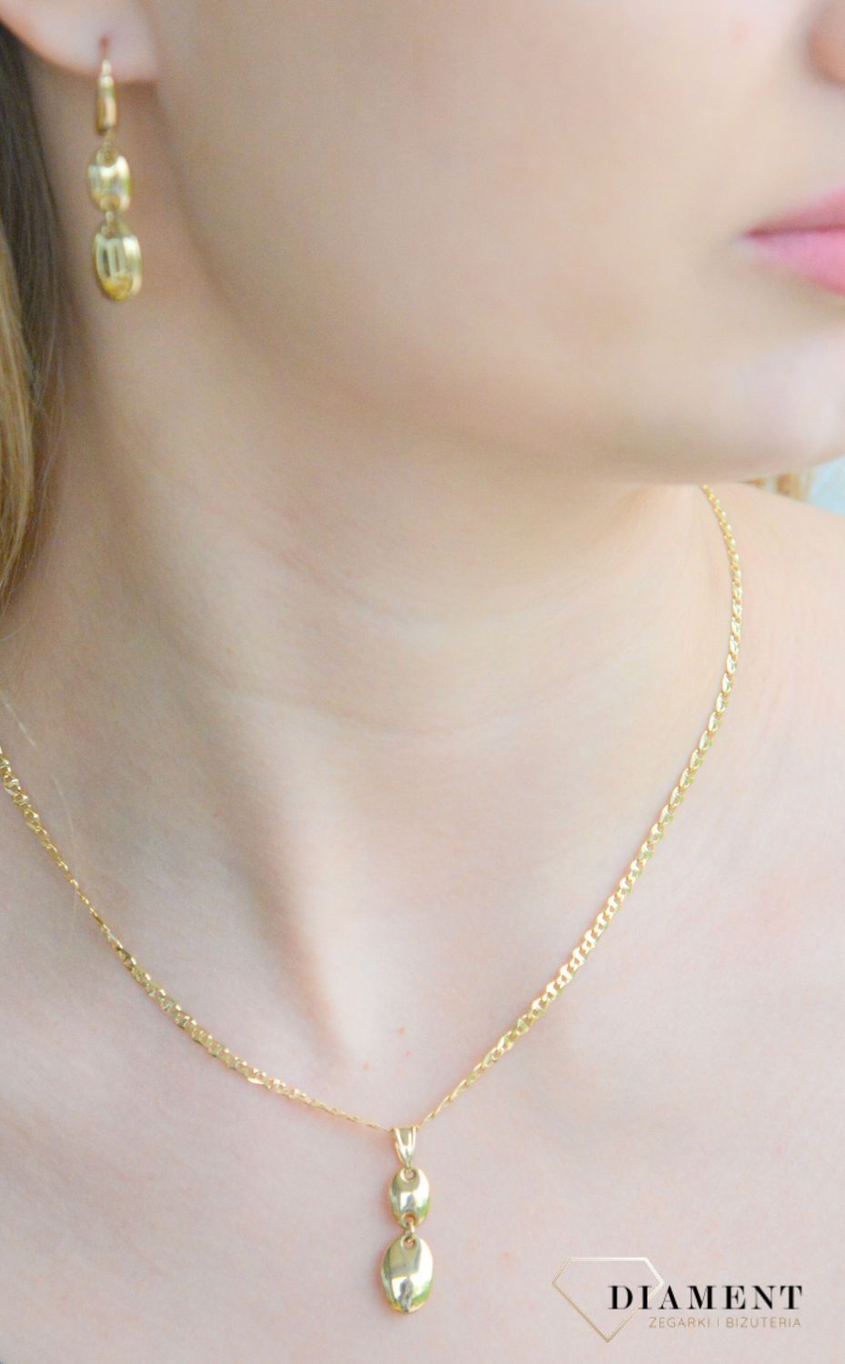 Złota zawieszka damska 585 owalne blaszki DIA-ZAW-11297-585. Złota zawieszka damska. Złota zawieszka owalne blaszki. Złoty wisiorek próby 585. Złota zawieszka damska na prezent..jpg