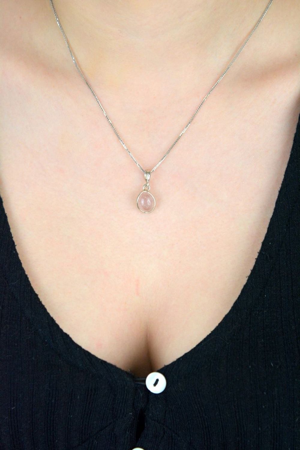 Srebrna zawieszka damska 925 z kwarcem różowym.jpg