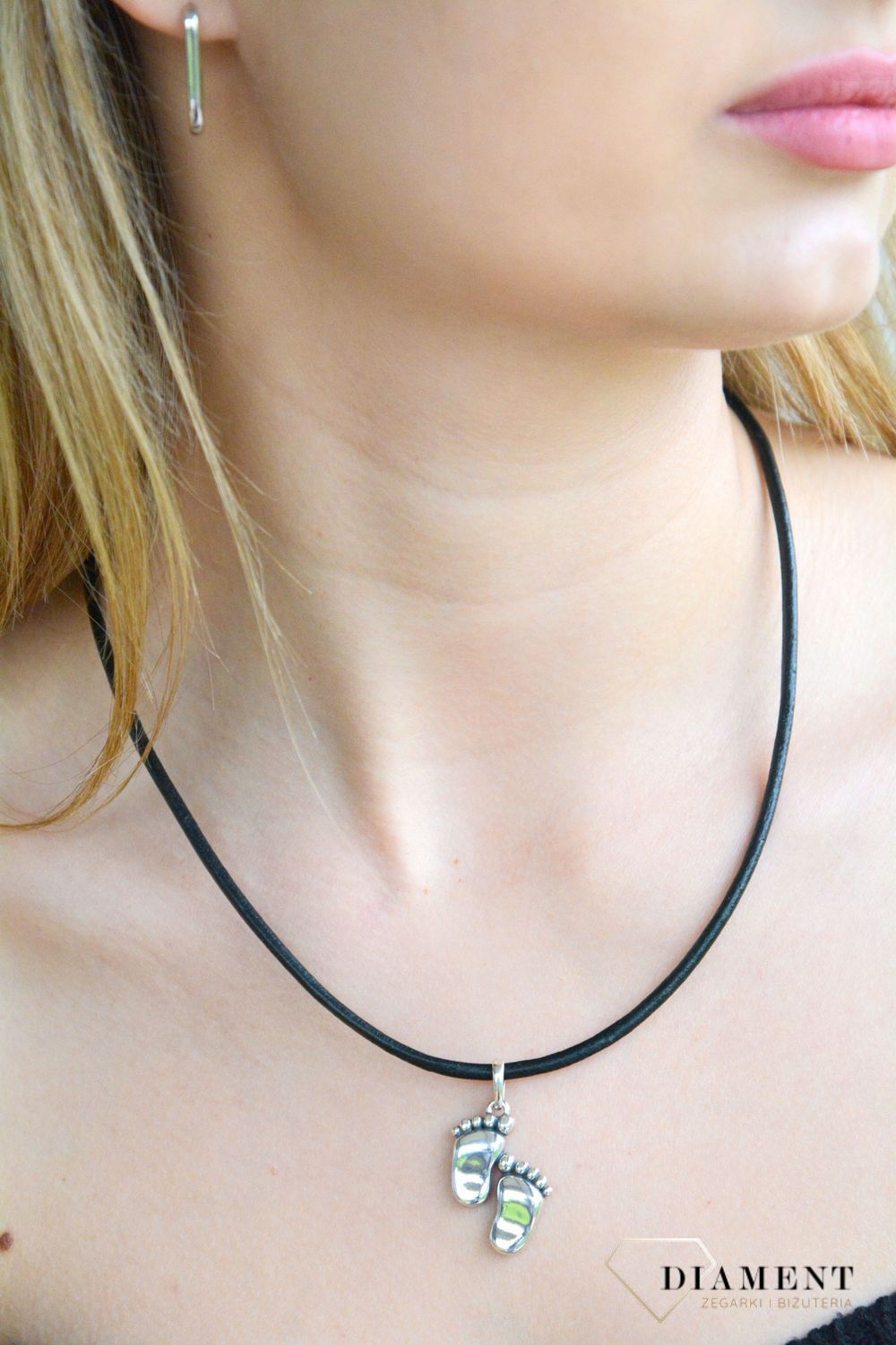 Srebrna zawieszka 925 stópki dziecięce do graweru DIA-ZAW-11354-925 (2).jpg