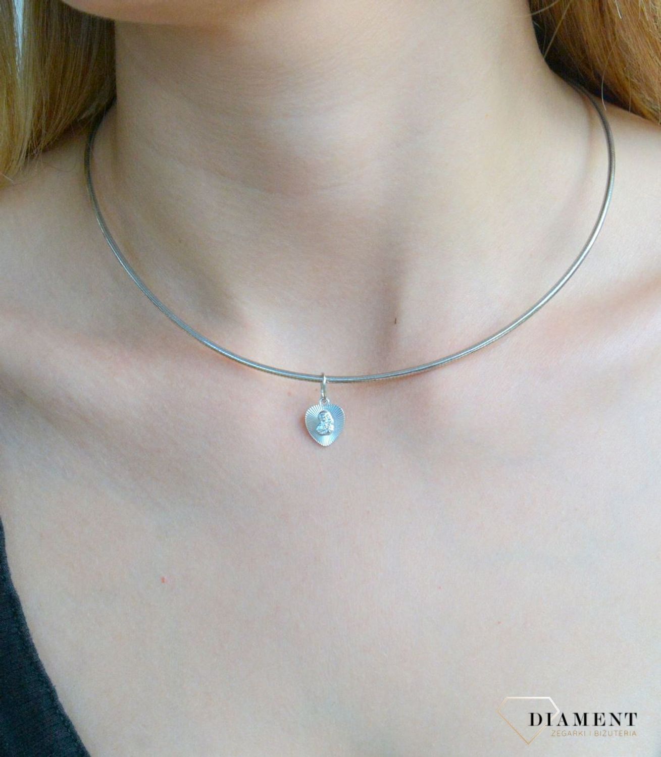 Srebrny medalik 925 Matka Boska z dzieciątkiem w sercu DIA-ZAW-11517R-925. Srebrny medalik serce. Srebrny medalik z Matką z dzieciątkiem. Medalik srebrny na pamiątkę chrztu, komunii. Medalik srebrny serduszko na prezent..jpg