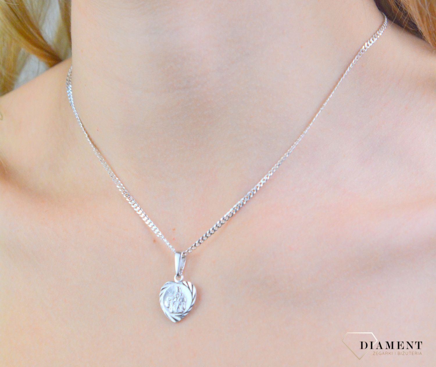 Srebrna zawieszka medalik szkaplerzny w sercu DIA-ZAW-11527-925. Srebrna zawiesza szkaplerz. Srebrny medalik z wizerunkiem świętych. Medalik srebrny na prezent. Medalik srebrny na chrzest, komunię,.jpg