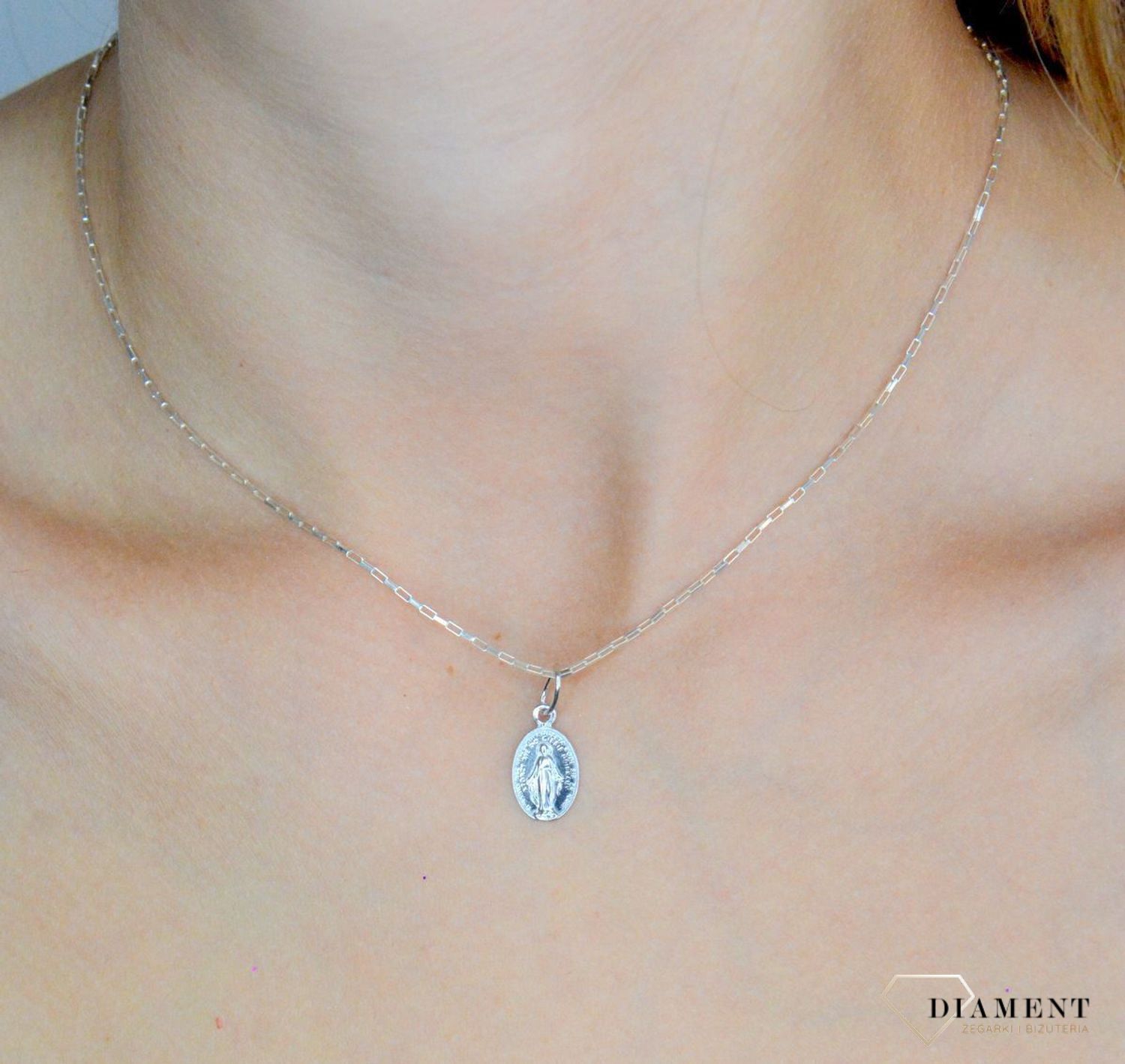 Srebrna zawieszka owalny medalik dwustronny Matka Boża Niepokalana DIA-ZAW-11542-925. Srebrna zawiesza z Matką Bożą. Srebrny medalik z wizerunkiem świętych. Medalik srebrny na prezent. Medalik srebrny na chrzest, komunię, bierzmowanie..jpg