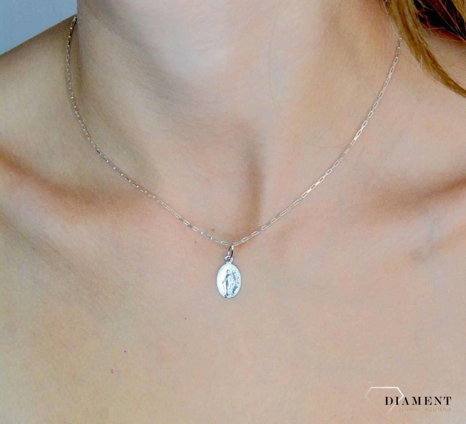 Srebrna zawieszka owalny medalik dwustronny Matka Boża Niepokalana DIA-ZAW-11542-925. Srebrna zawiesza z Matką Bożą. Srebrny medalik z wizerunkiem świętych. Medalik srebrny na prezent. Medalik srebrny na chrzest, komunię, bierzmowanie..jpg