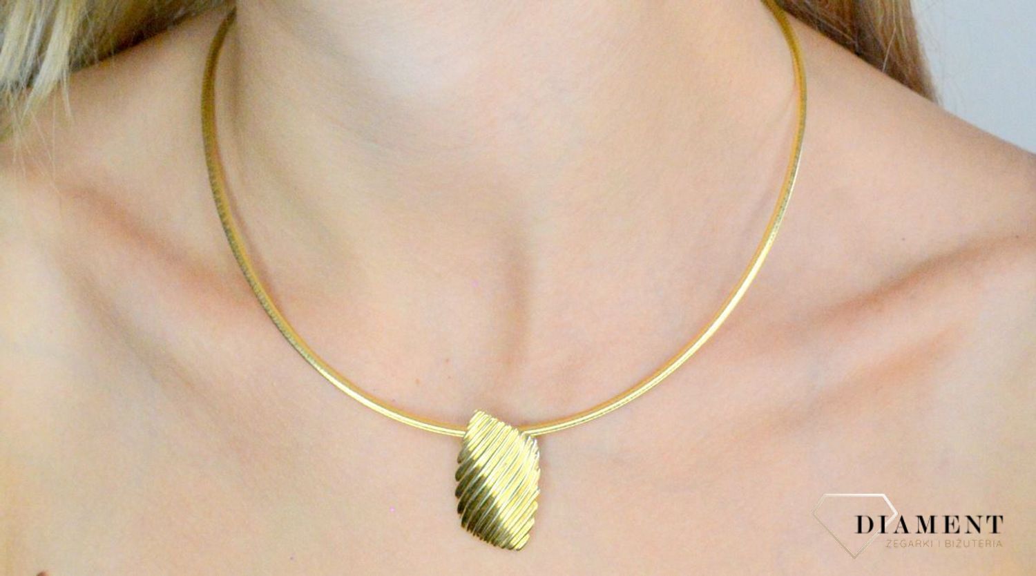 Srebrne zawieszka damska 925 duża geometryczna o grawerowanej powierzchni pokryta złotem DIA-ZAW-117.jpg