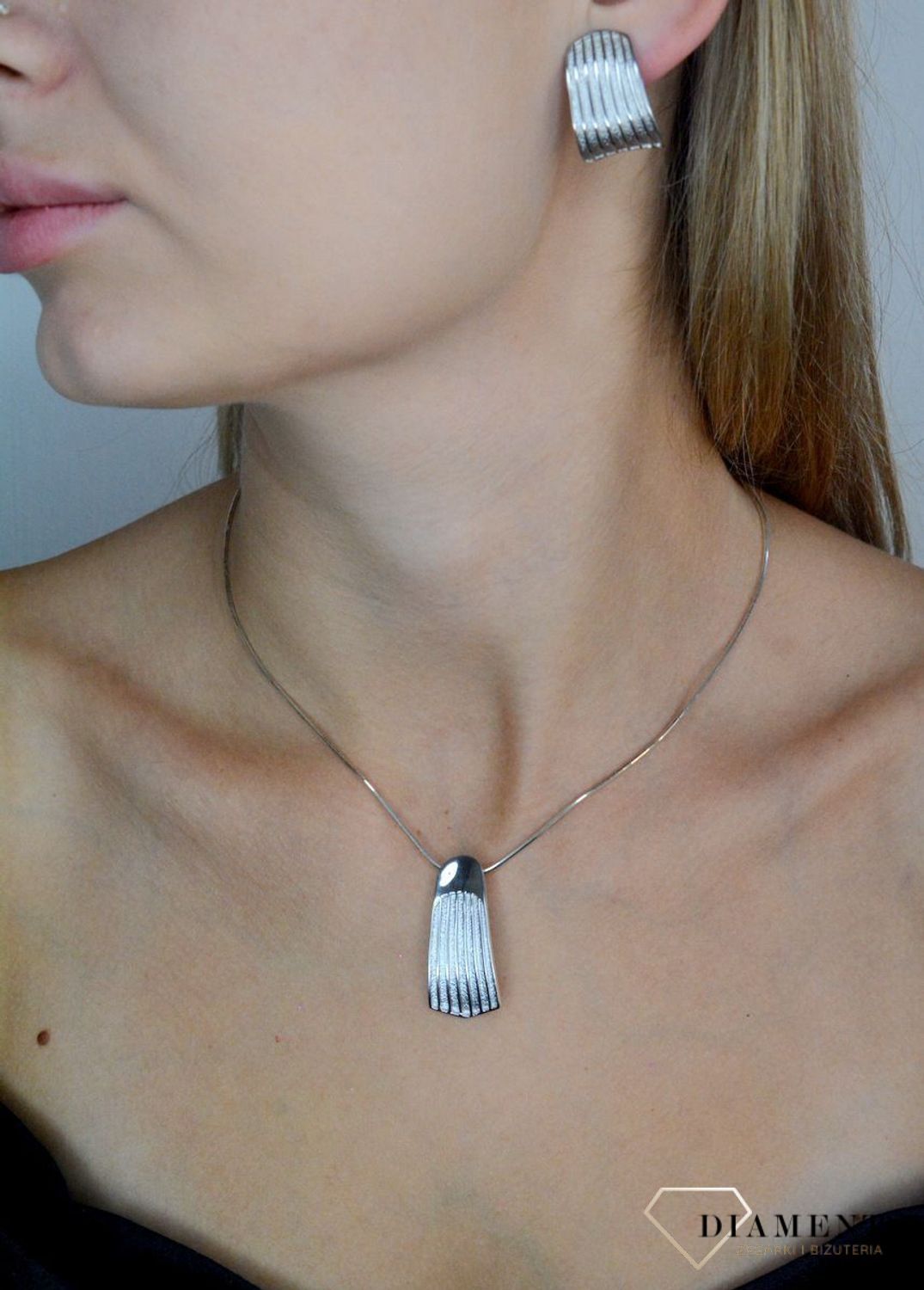 Srebrne zawieszka damska 925 podłużna grawerowana DIA-ZAW-11707-925.jpg