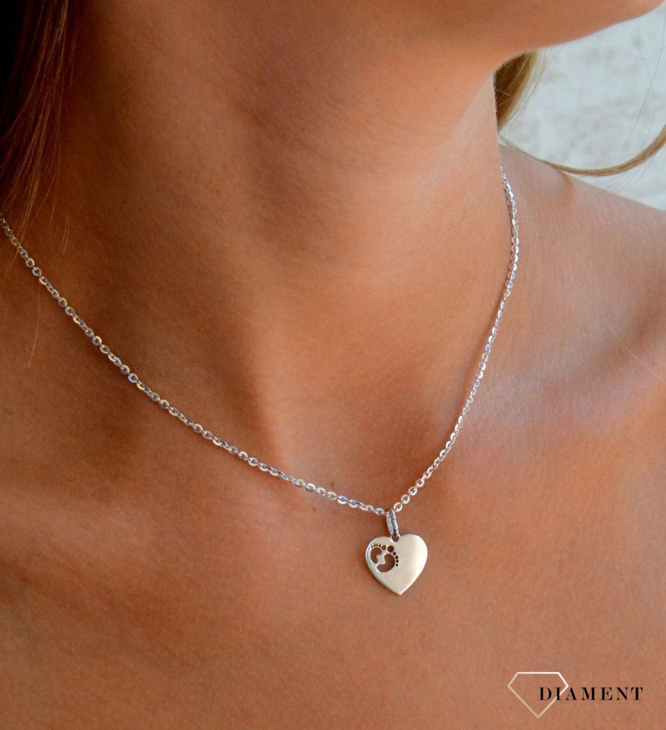 Srebrna zawieszka damska 925 gładkie serce blaszka do graweru z nóżkami dziecka DIA-ZAW-11833-925.jpg