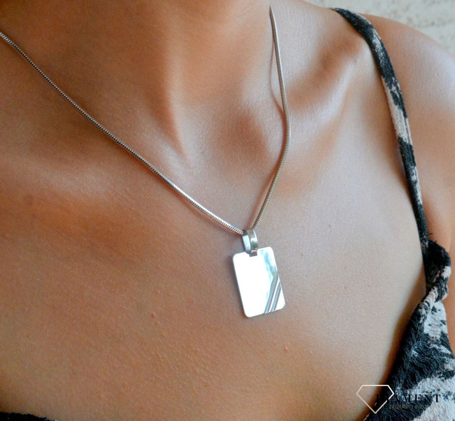 Srebrna zawieszka 925 prosta blaszka z dwoma paskami DIA-ZAW-11843-925.jpg