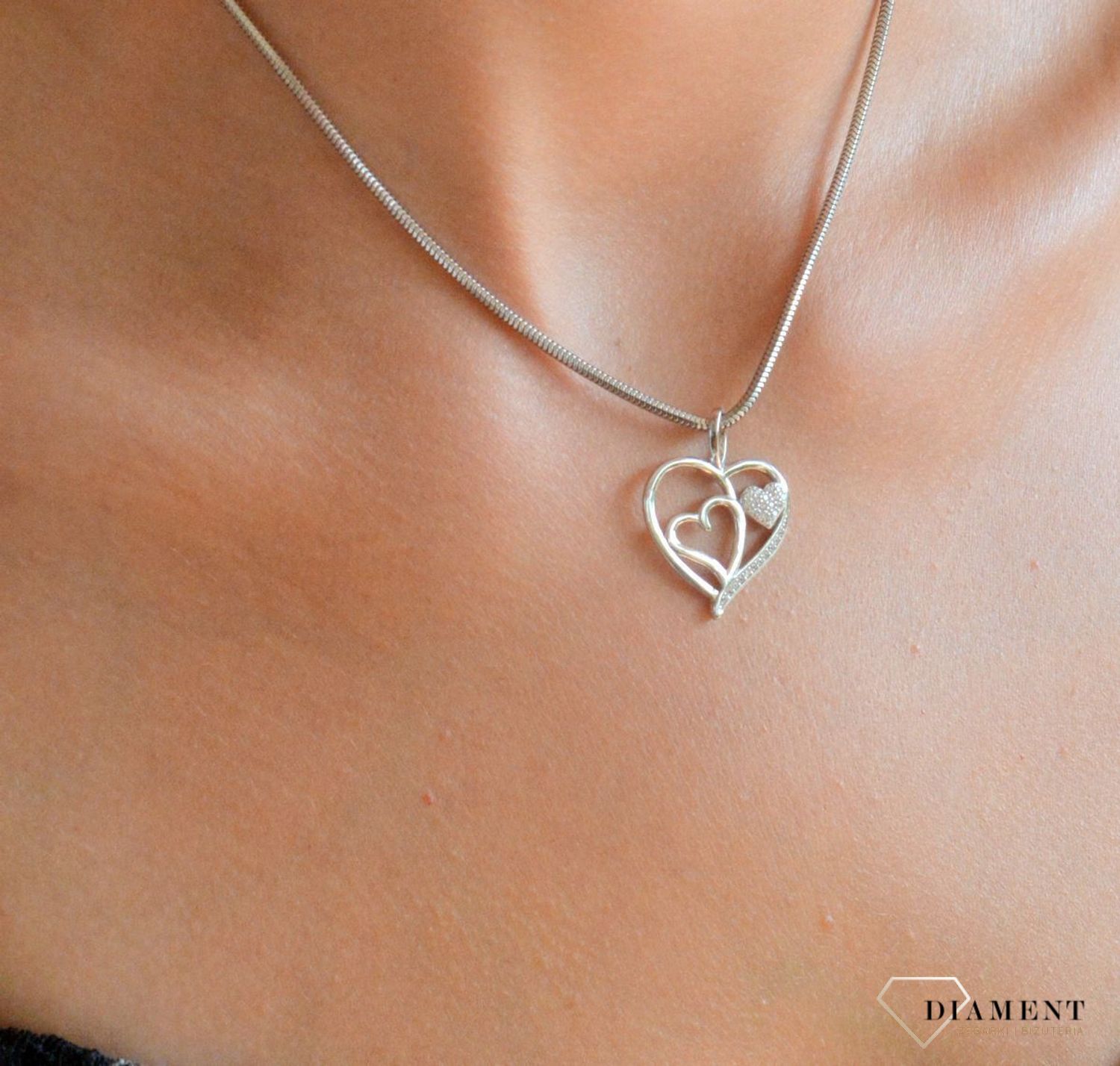 Srebrna zawieszka damska 925 potrójne serce z cyrkoniami DIA-ZAW-11848-925.jpg