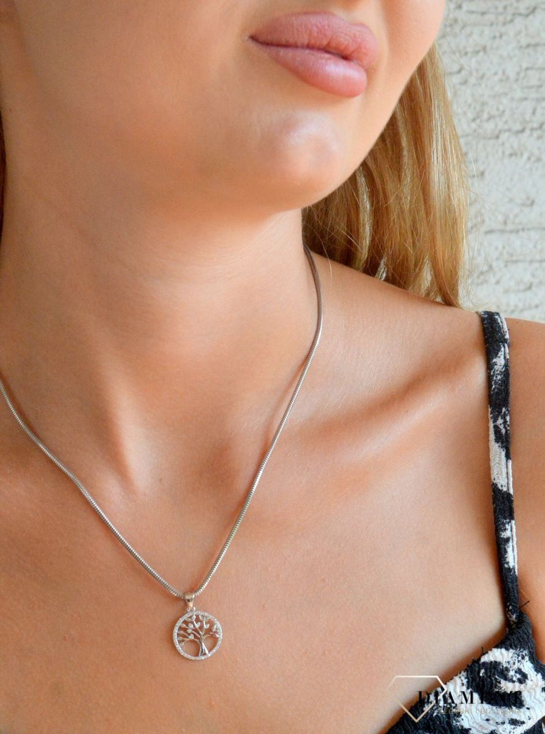 Srebrna zawieszka drzewko szczęścia z białymi cyrkoniami DIA-ZAW-11852-925.jpg