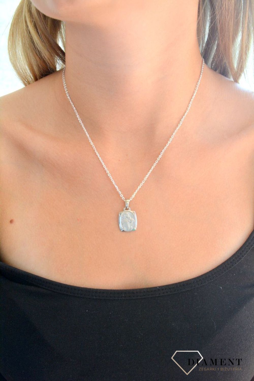 Srebrny medalik prostokątny z Matką Boską z dzieciątkiem DIA-ZAW-11858-925.jpg