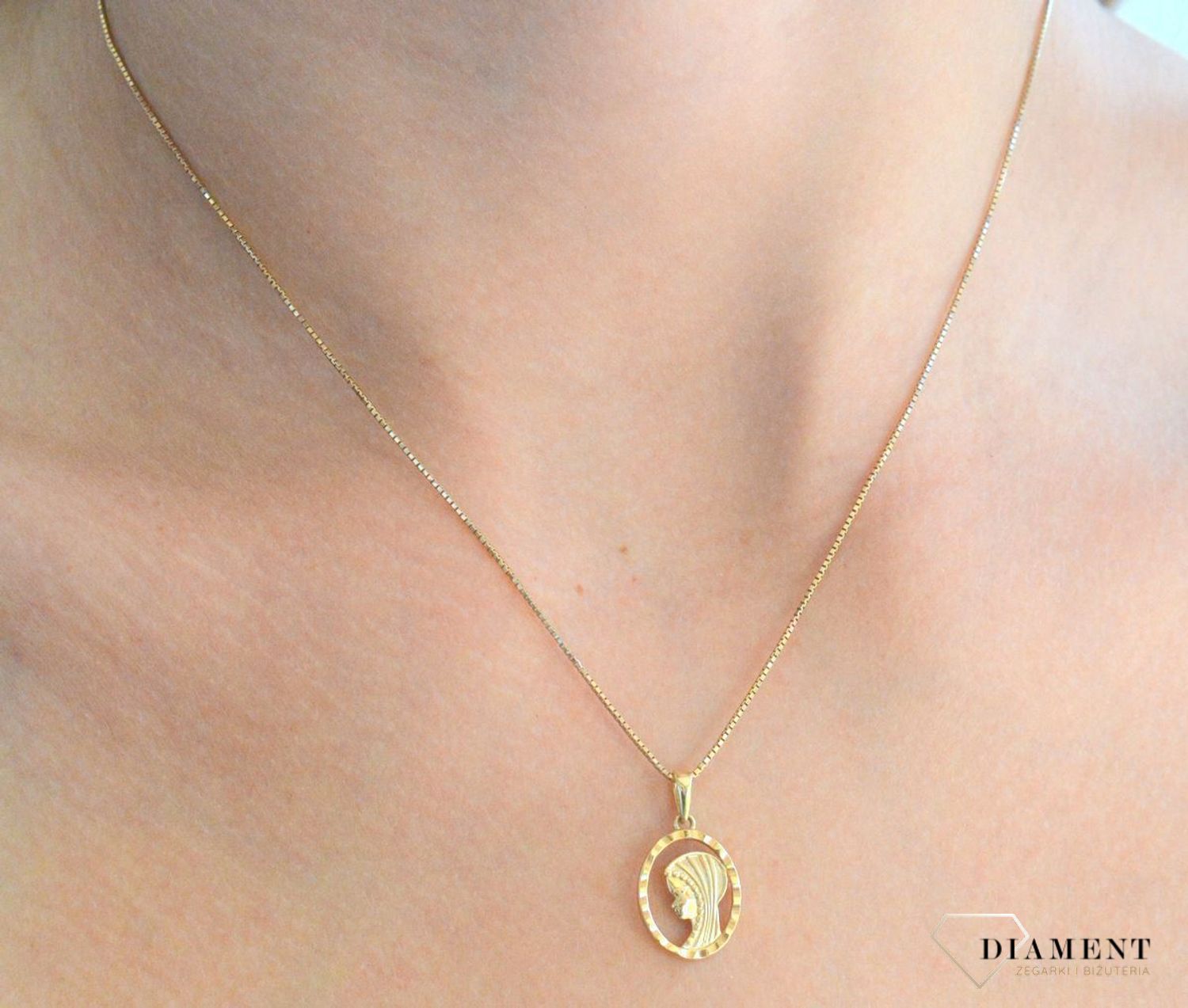 Zawieszka złota medlaik 585 z wizerunkiem Matki Boskiej DIA-ZAW-11914-585.jpg