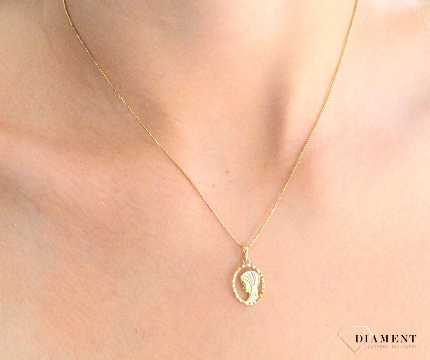 Zawieszka złota medlaik 585 z wizerunkiem Matki Boskiej DIA-ZAW-11914-585.jpg