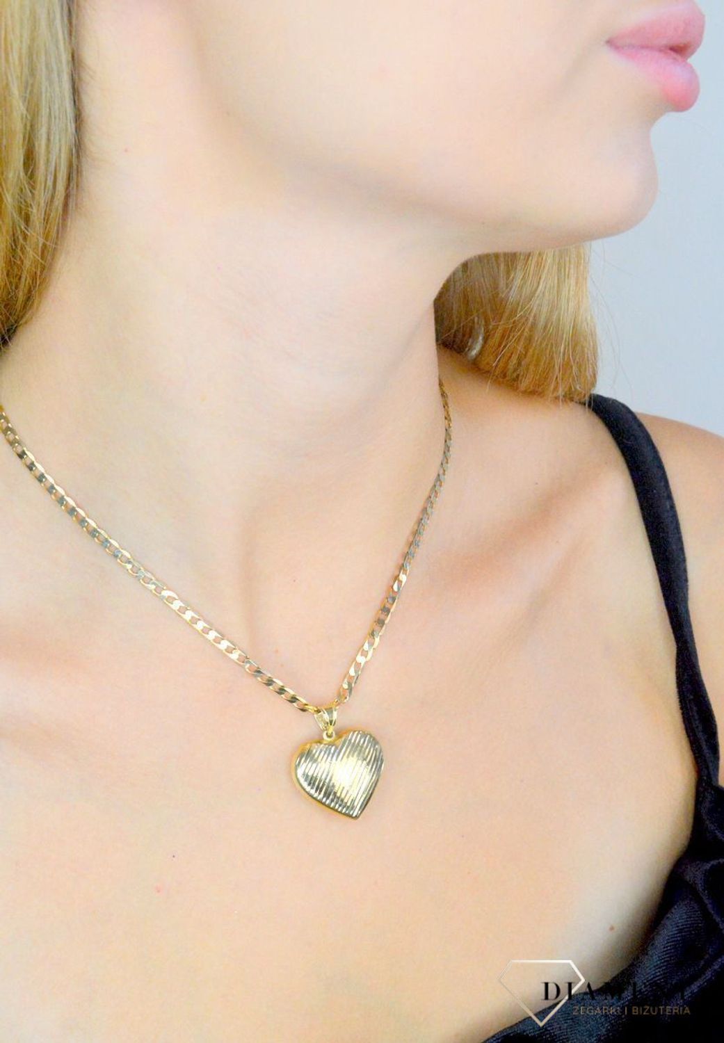 Złota zawieszka 585 wypukłe grawerowane serduszko DIA-ZAW-12000-585. Złota zawieszka damska. Złota zawieszka próby 585. Złota zawieszka grawerowane serce. Złota zawieszka idealna na prezent..jpg