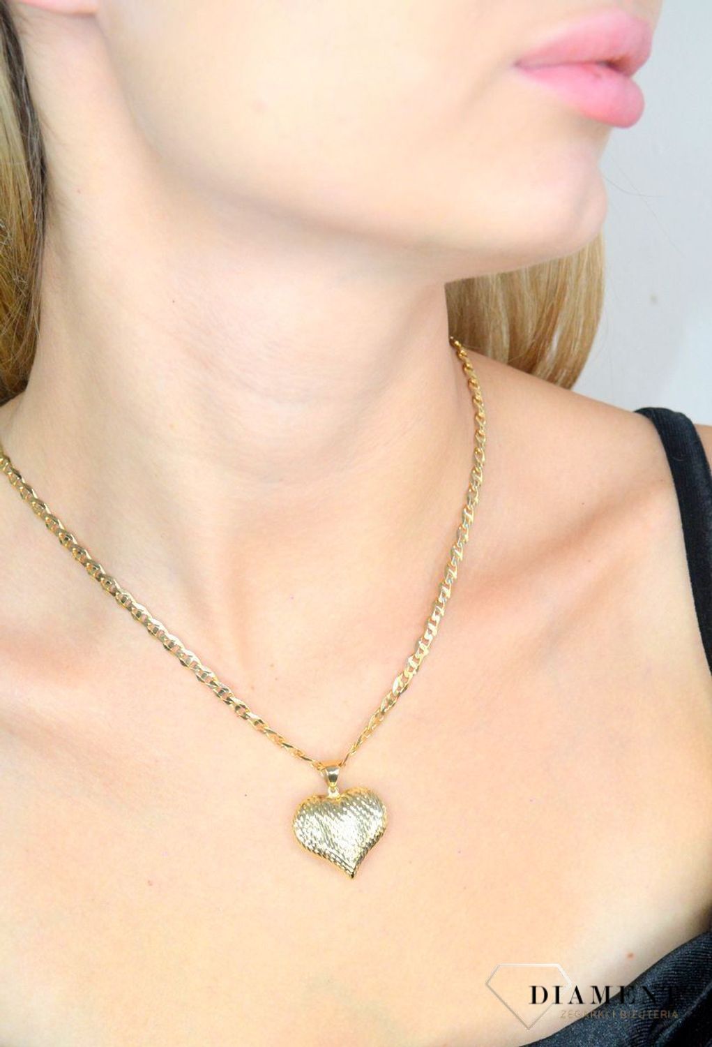 Złota zawieszka 585 wypukłe grawerowane serduszko DIA-ZAW-12001-585.jpg